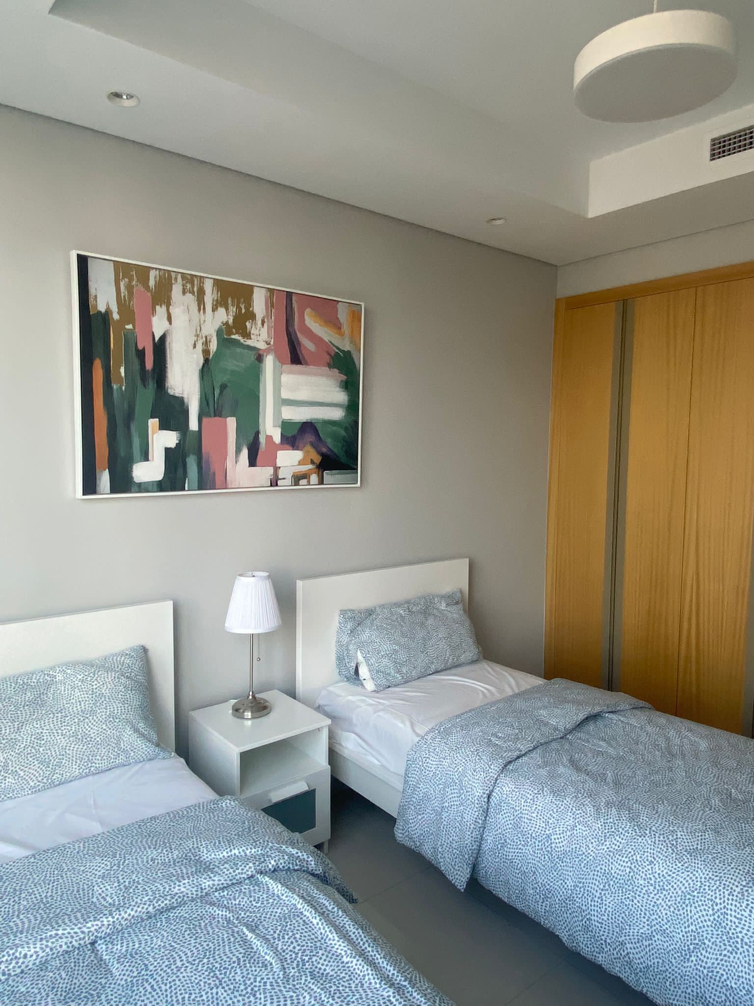 Gorgeous 2 Br in Paramount