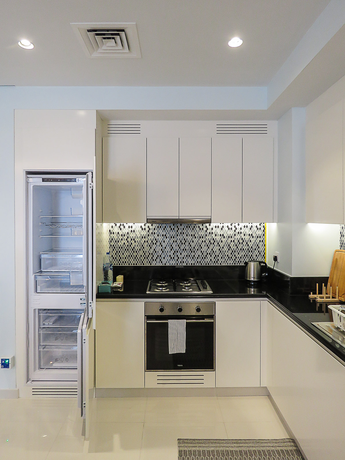 Gorgeous 2 Br in Paramount