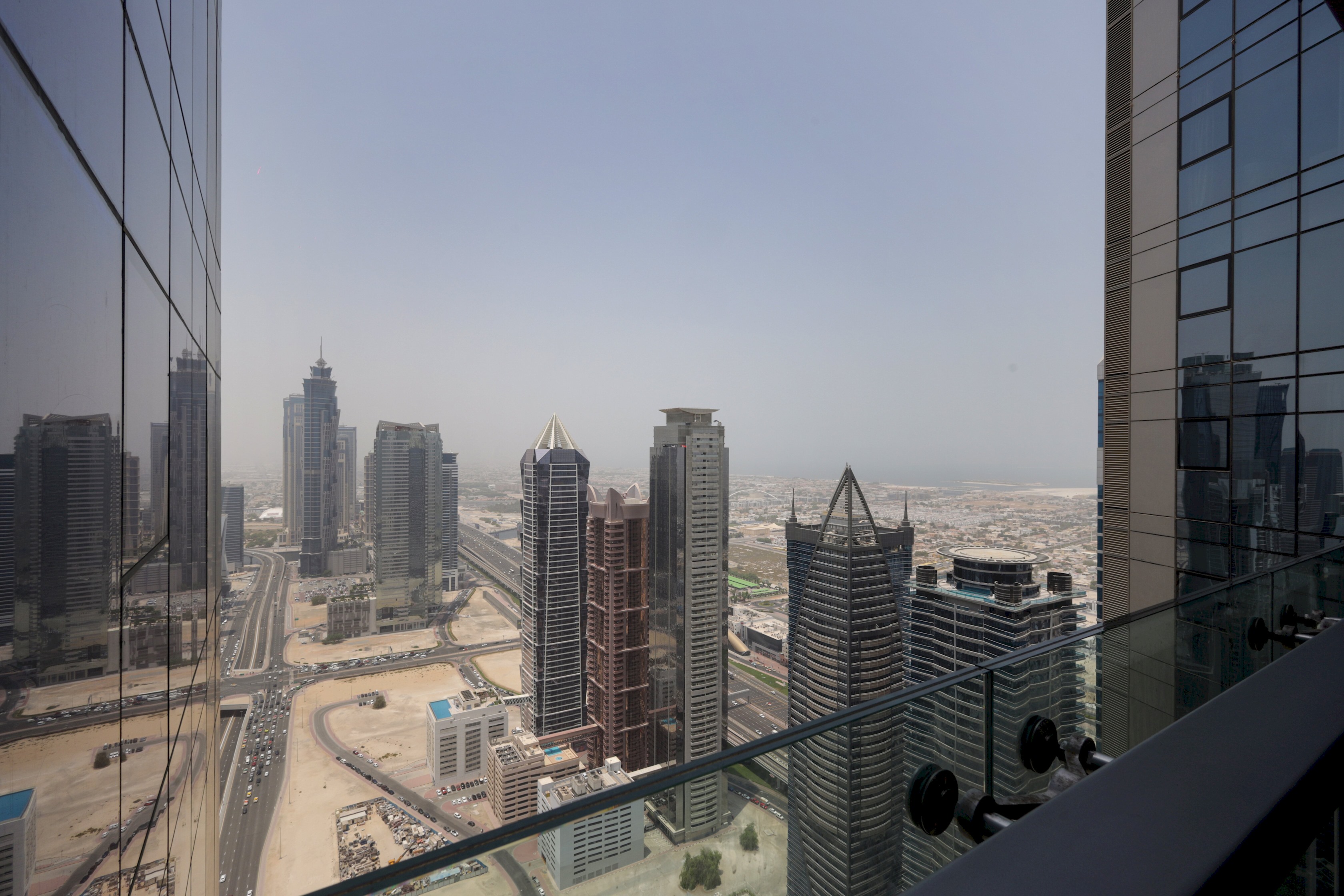 PTR-5213  Modern 1BR Apartment