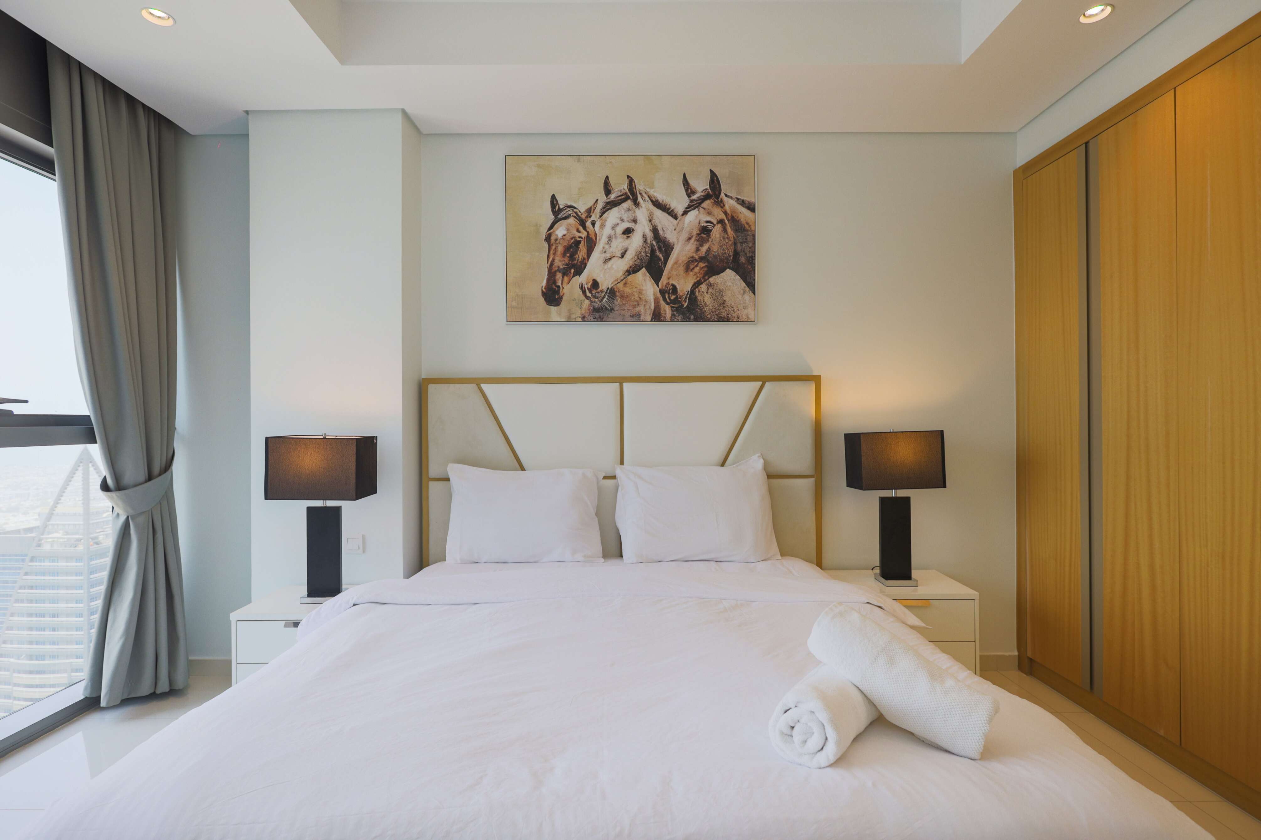 PTR-5213  Modern 1BR Apartment