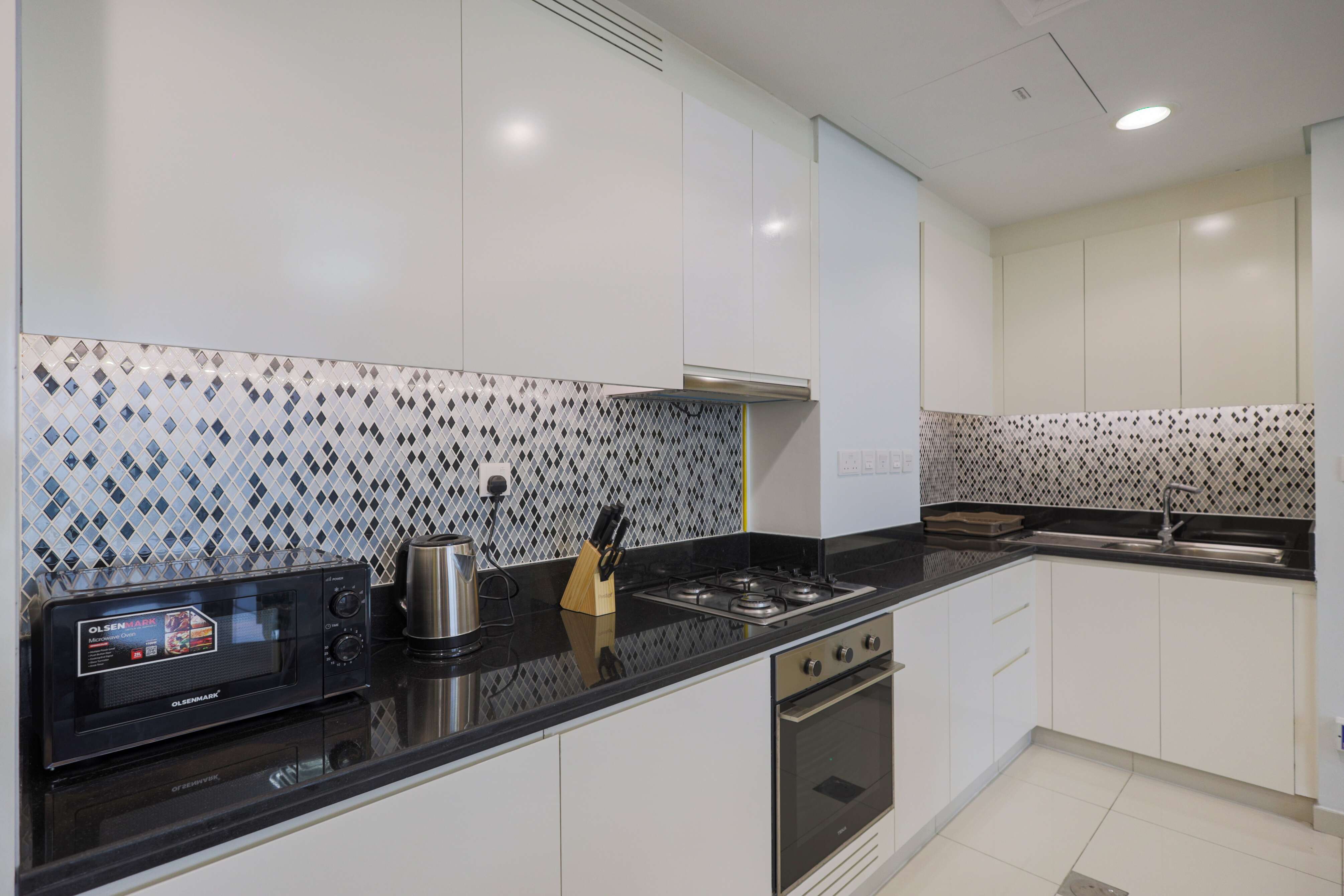 PTR-5213  Modern 1BR Apartment