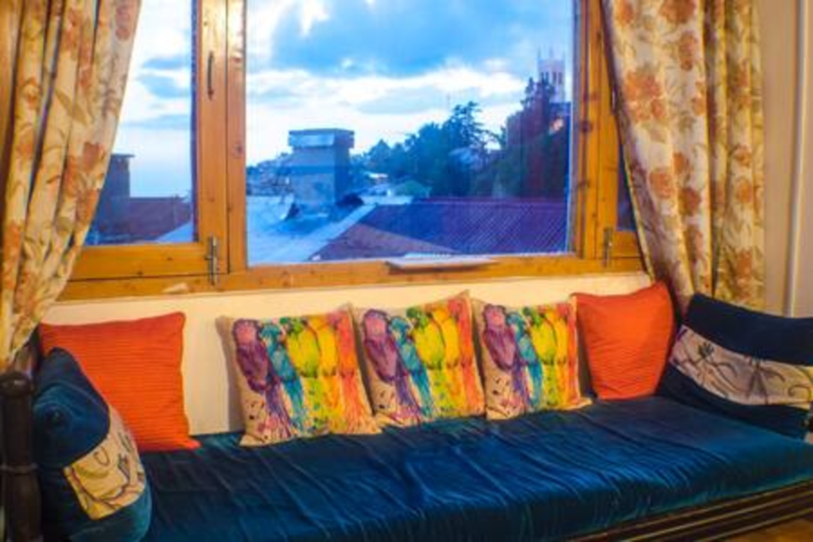 Panoramic Loft on Mall Road, by Kalawati Homes