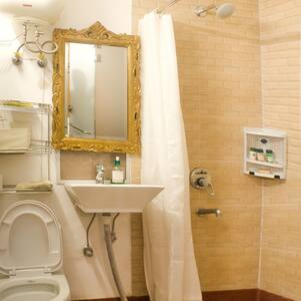 Panoramic Loft on Mall Road, by Kalawati Homes