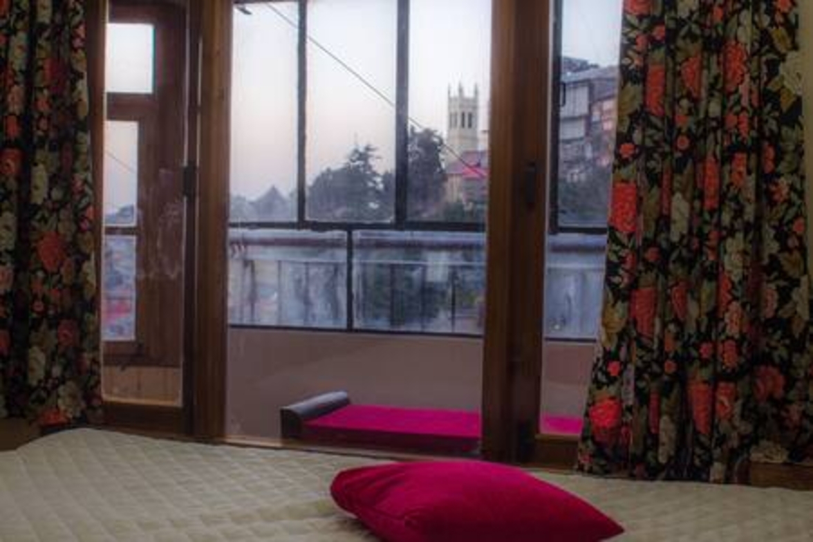 Panoramic Cottage on Mall Road, by Kalawati Homes