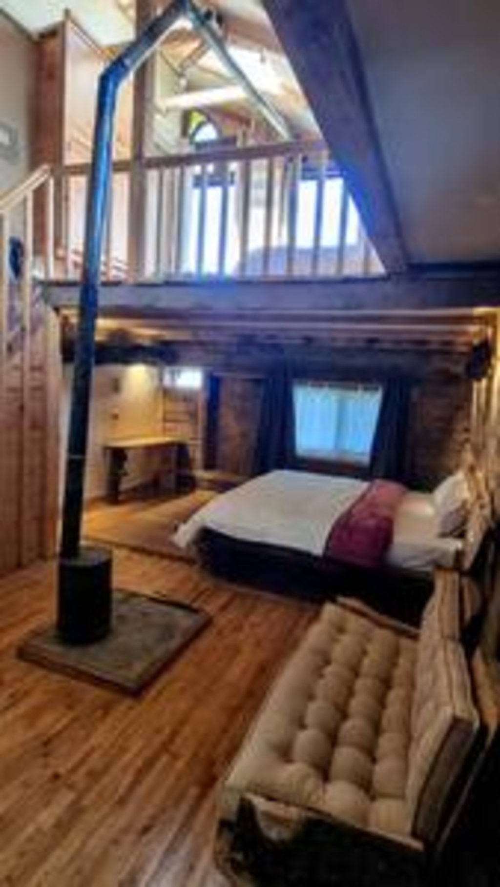 ArtVillage Naggar – Luxury Suite in a Katkuni Home
