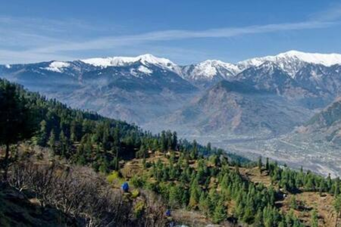 ArtVillage Naggar – Luxury Suite in a Katkuni Home