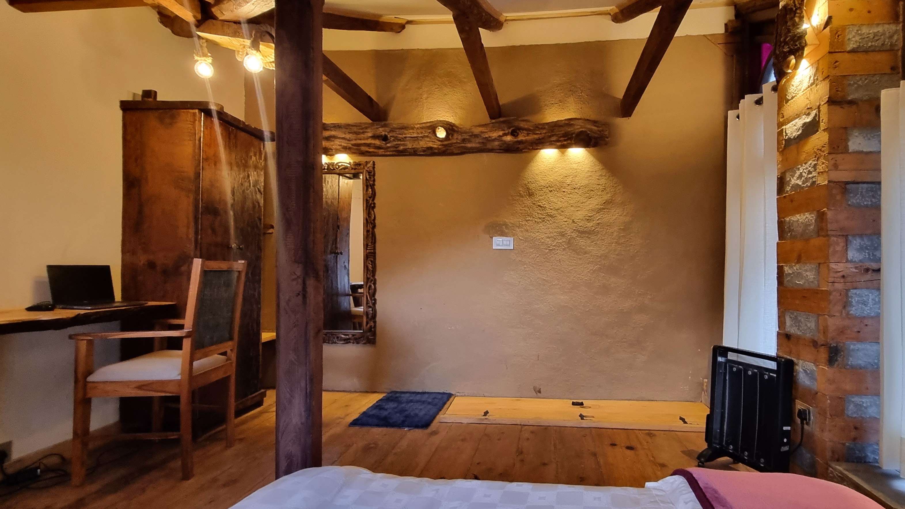Wooden Attic Room at ART Village Naggar