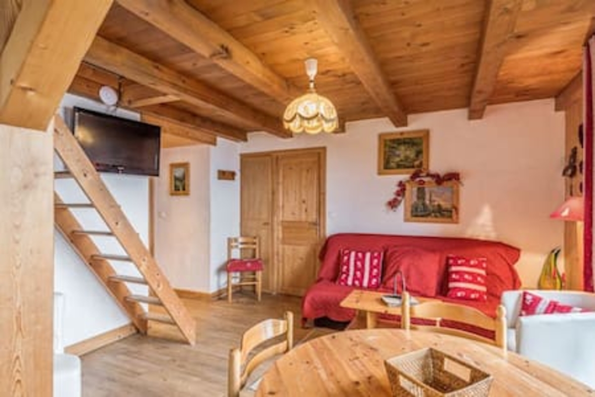 Panoramic Mountains view 2 levels loft w/ balcony