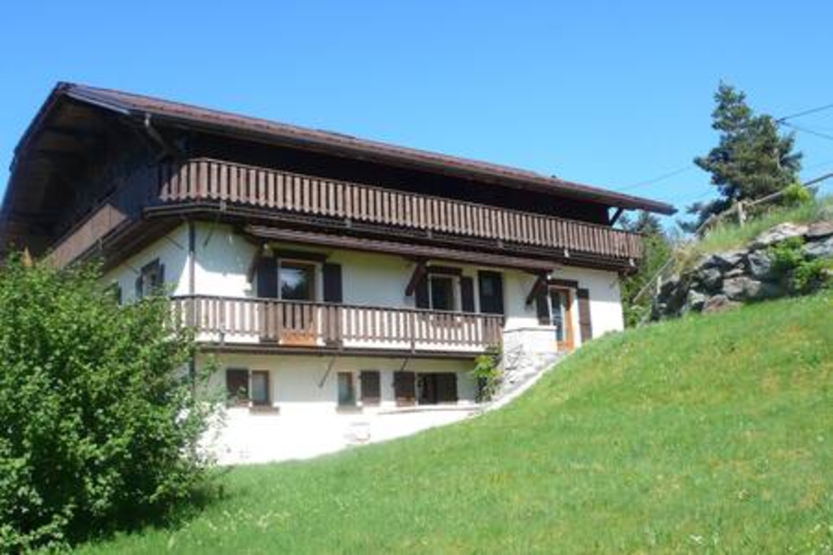 Panoramic Mountains view 2 levels loft w/ balcony