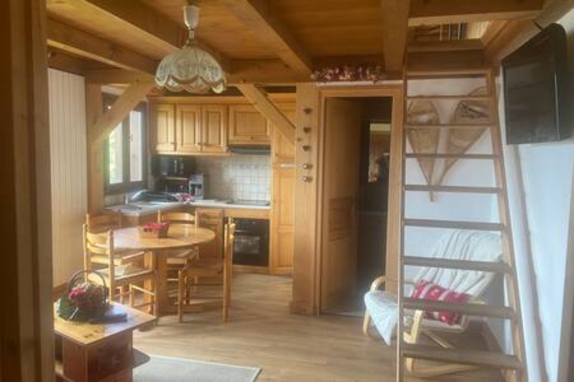 Panoramic Mountains view 2 levels loft w/ balcony
