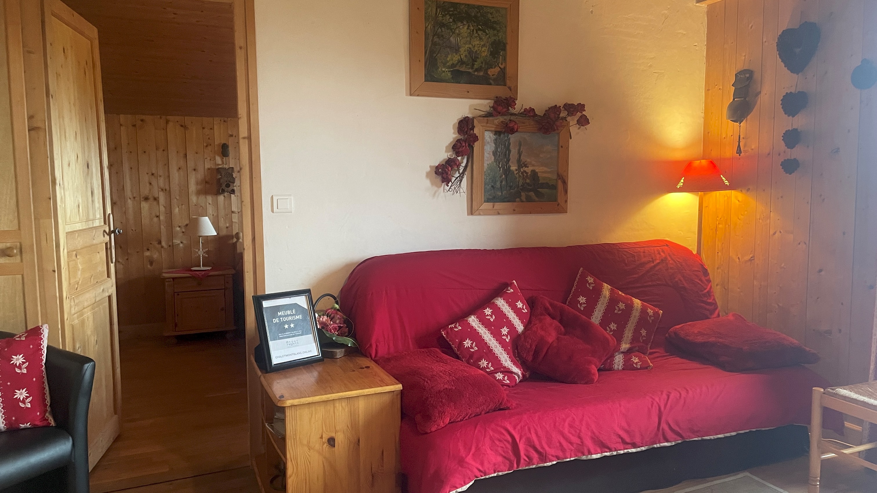 Panoramic Mountains view 2 levels loft w/ balcony