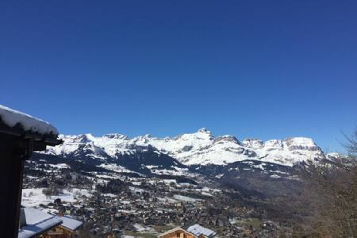 Mont Blanc view open space 2 level loft w/ balcony