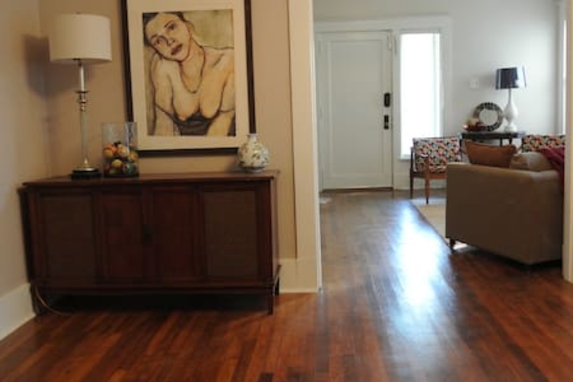 Meet Memphis in Midtown! Stay at Overton Square.