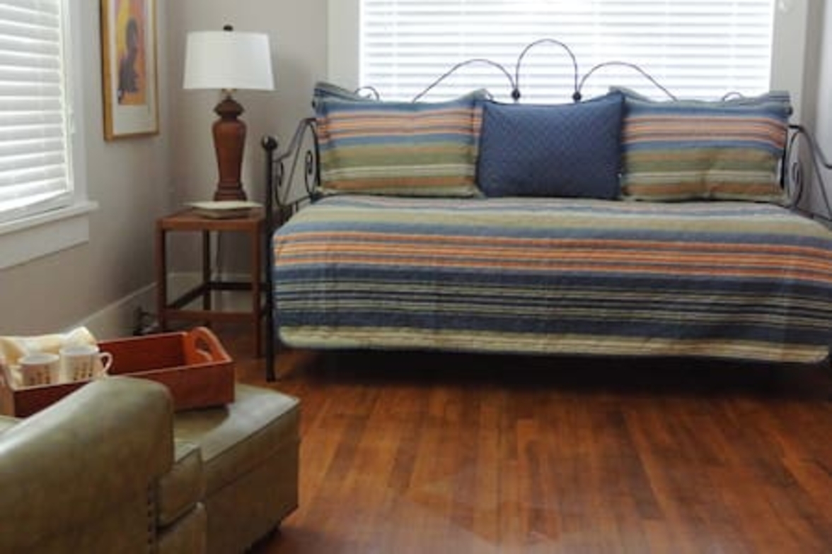 Meet Memphis in Midtown! Stay at Overton Square.