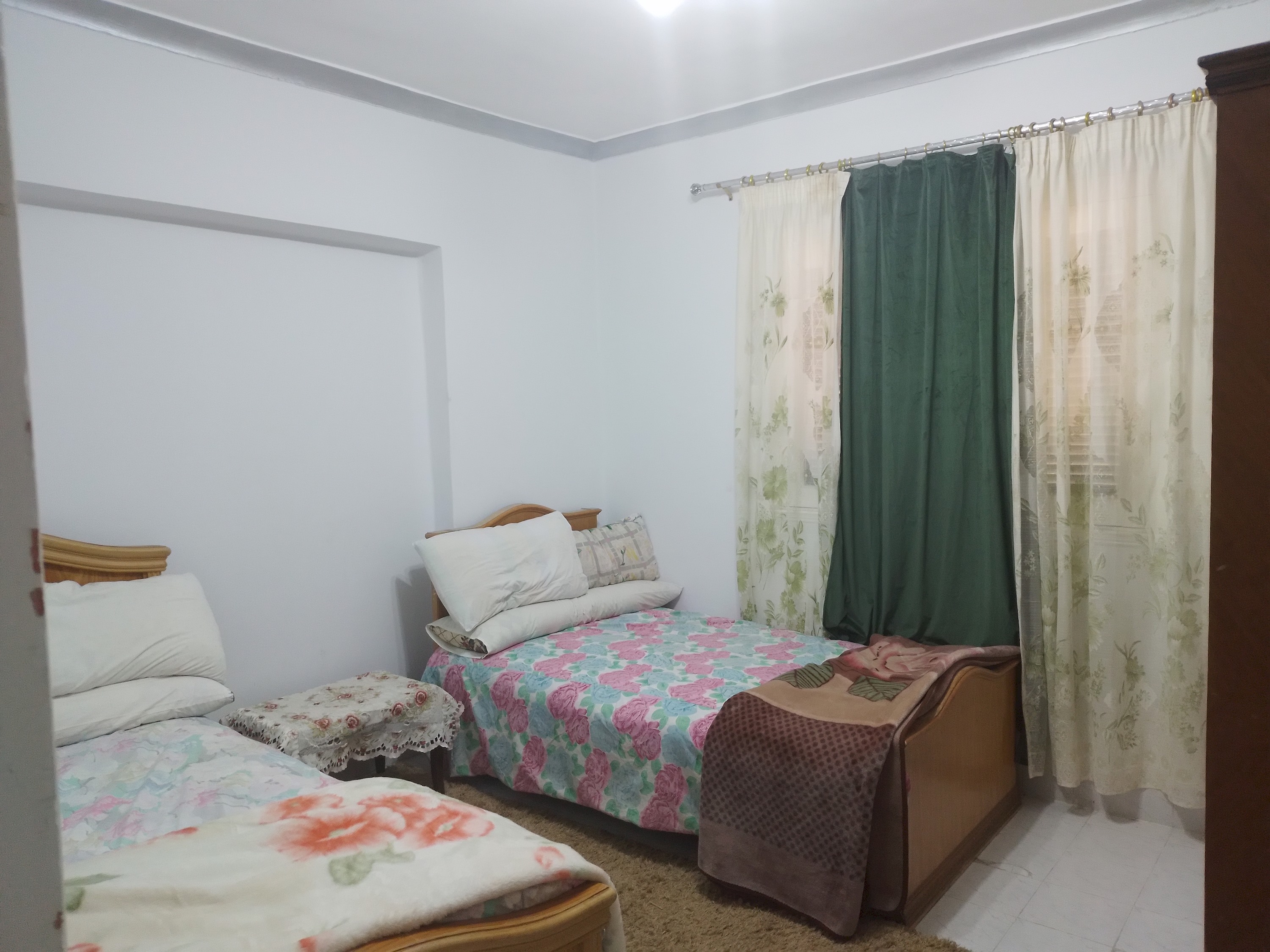 Gadou Shared Dorm – Budget Social Stay