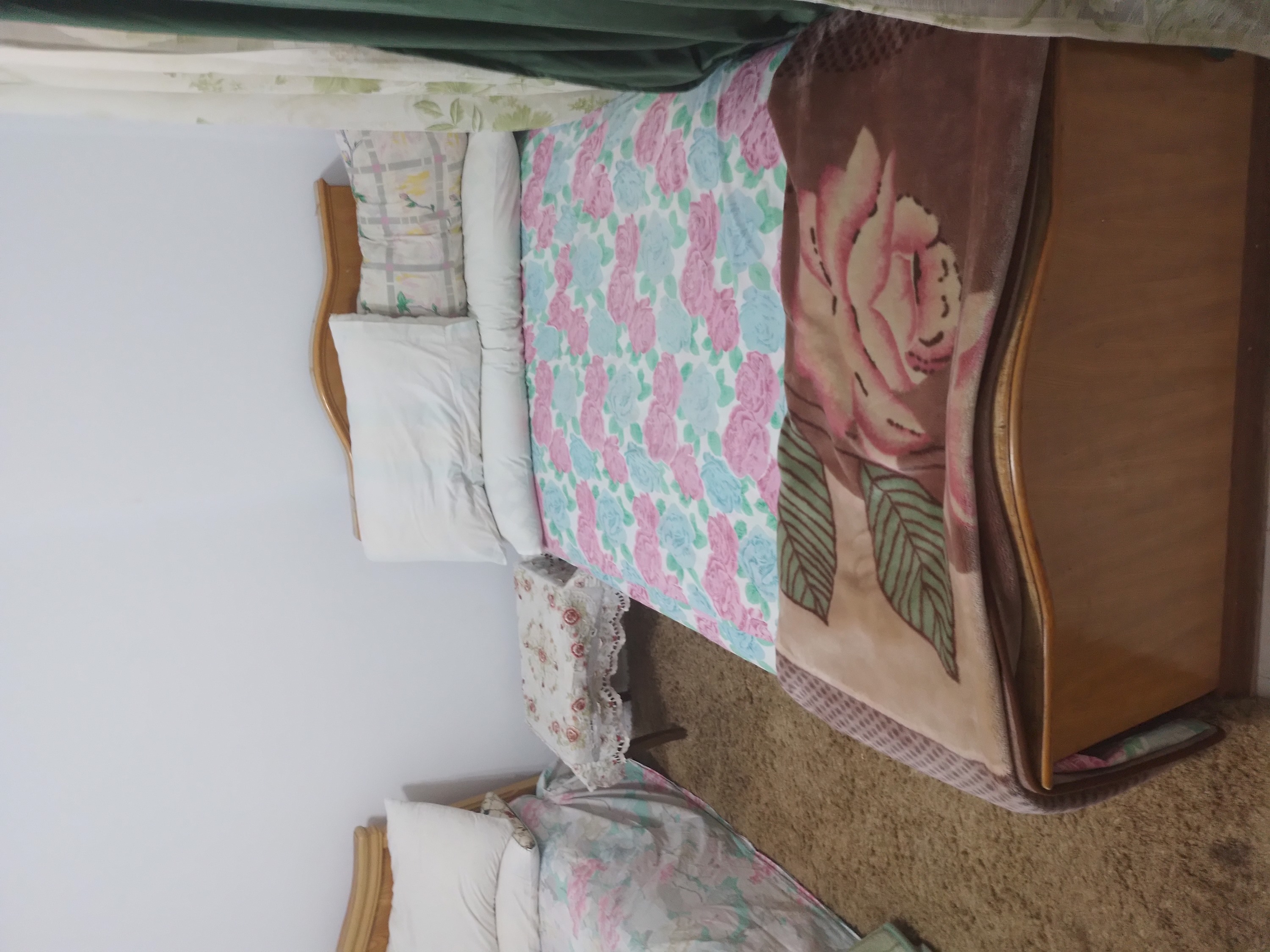 Gadou Shared Dorm – Budget Social Stay