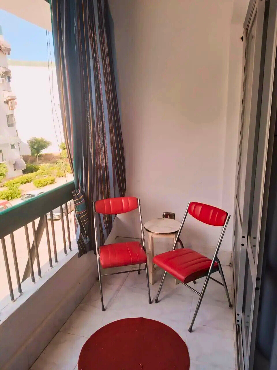 Gadou Twin Room – Shared Apartment Access