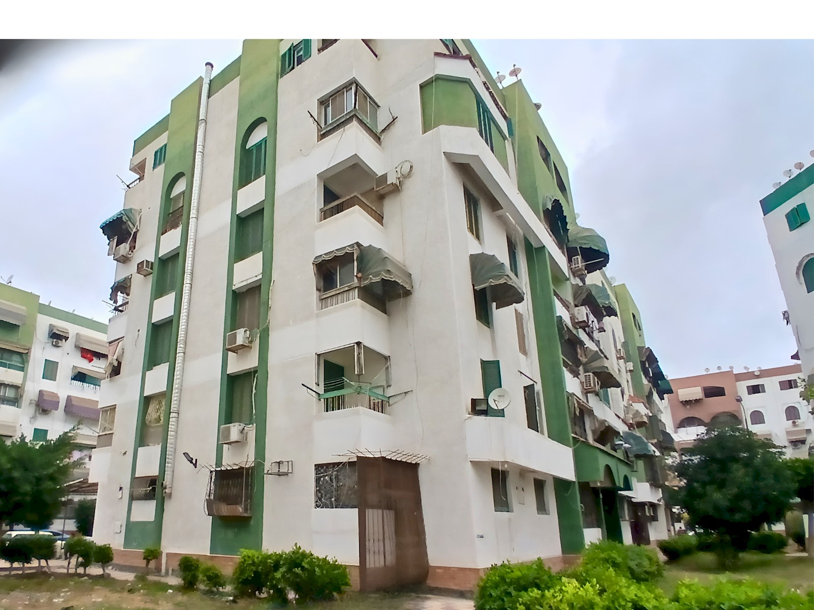 Gadou Twin Room – Shared Apartment Access