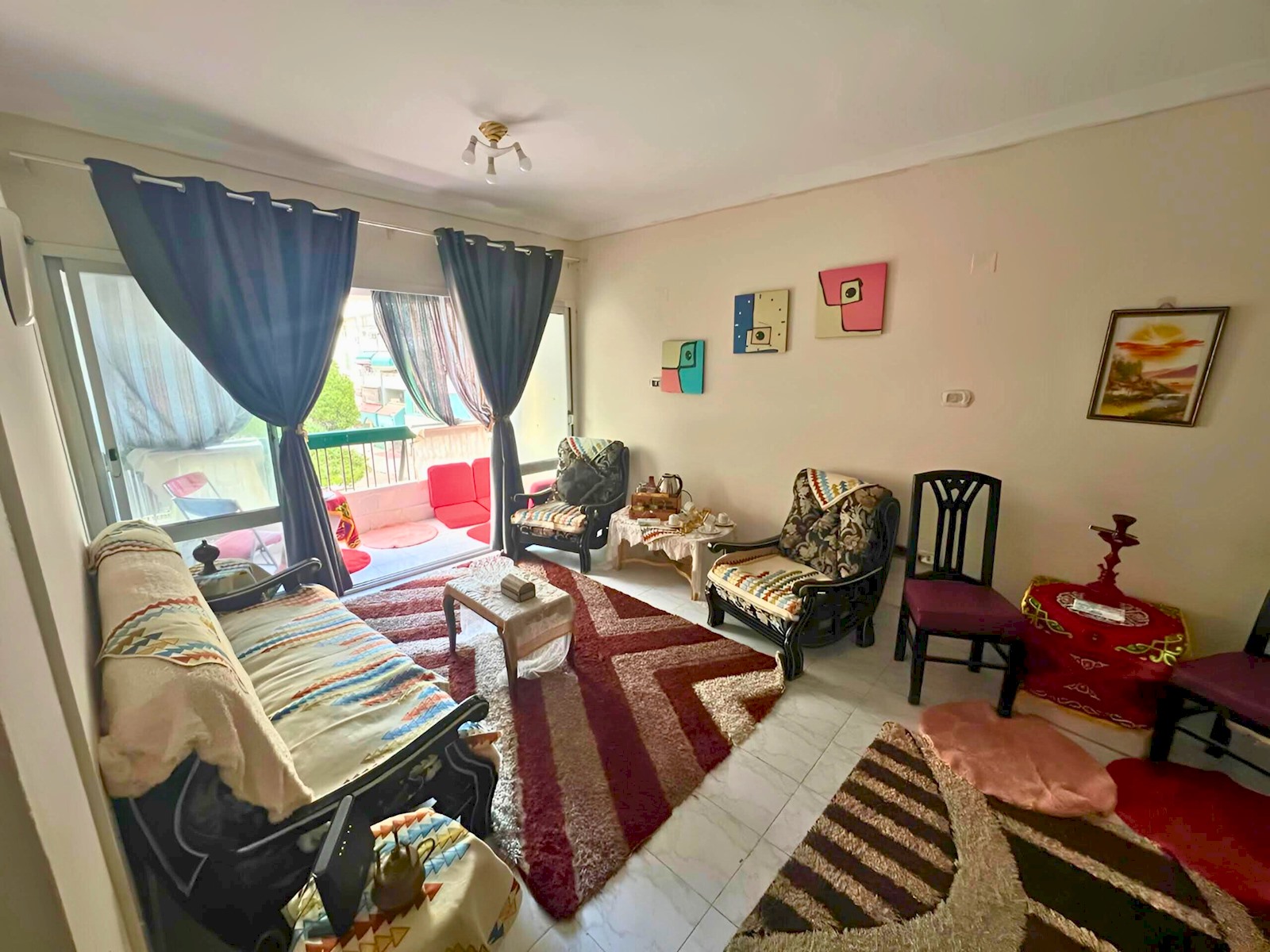 Gadou King Room – Shared Apartment Access