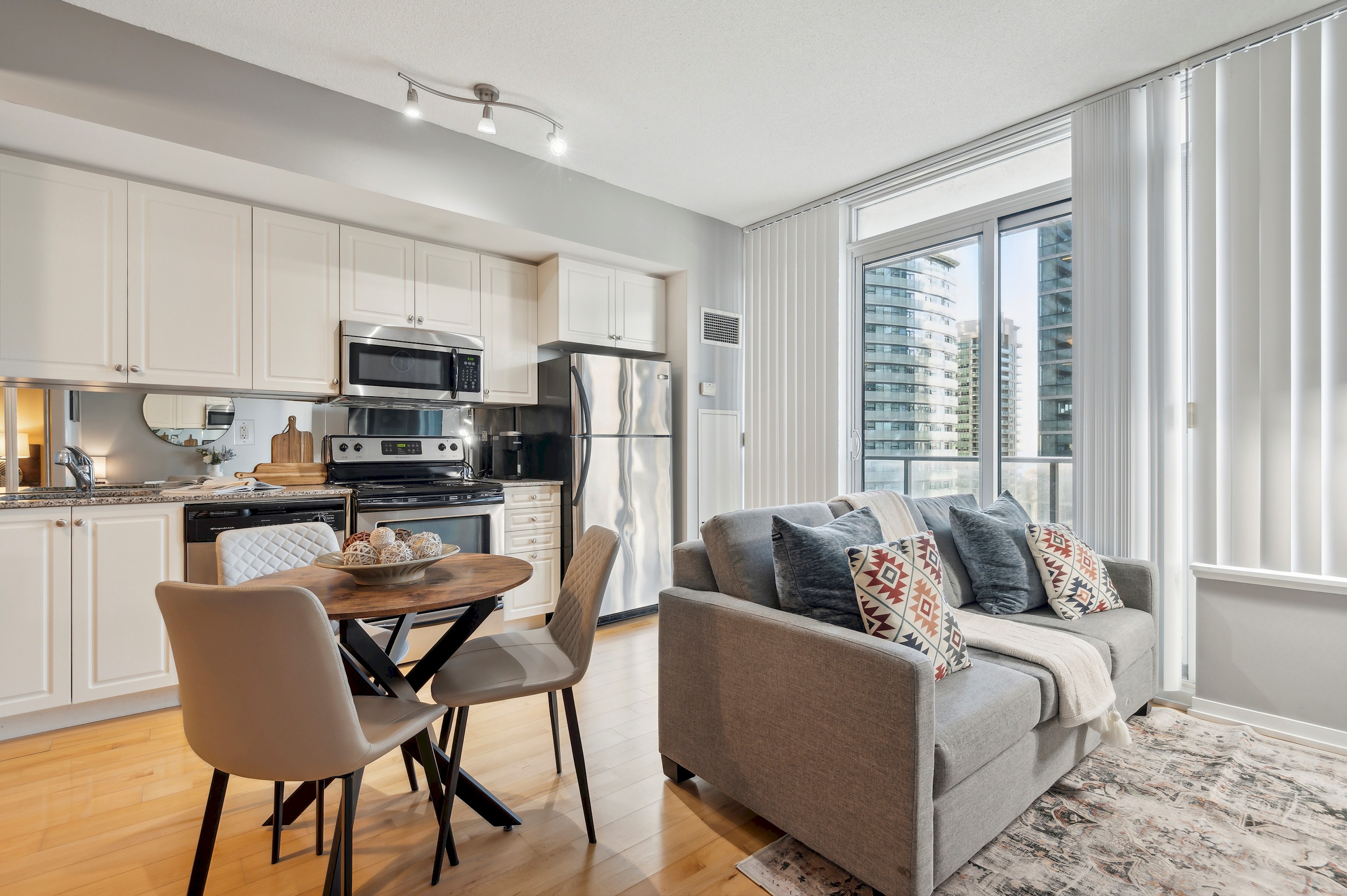 Stunning Proximity To Attractions And Elegant Spaces - Unique Haven - Toronto
