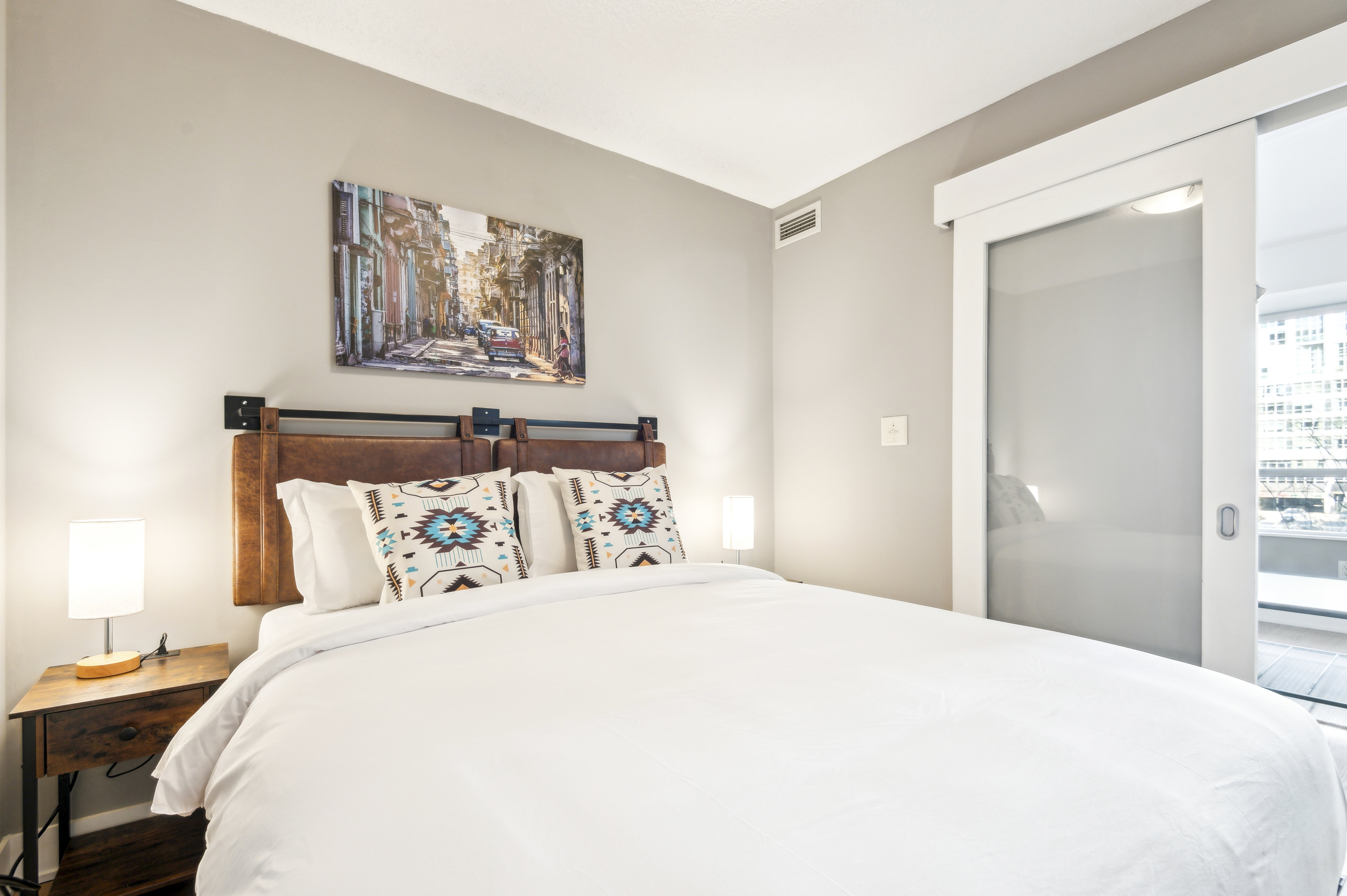 Charming 1-BR Condo in DR Toronto