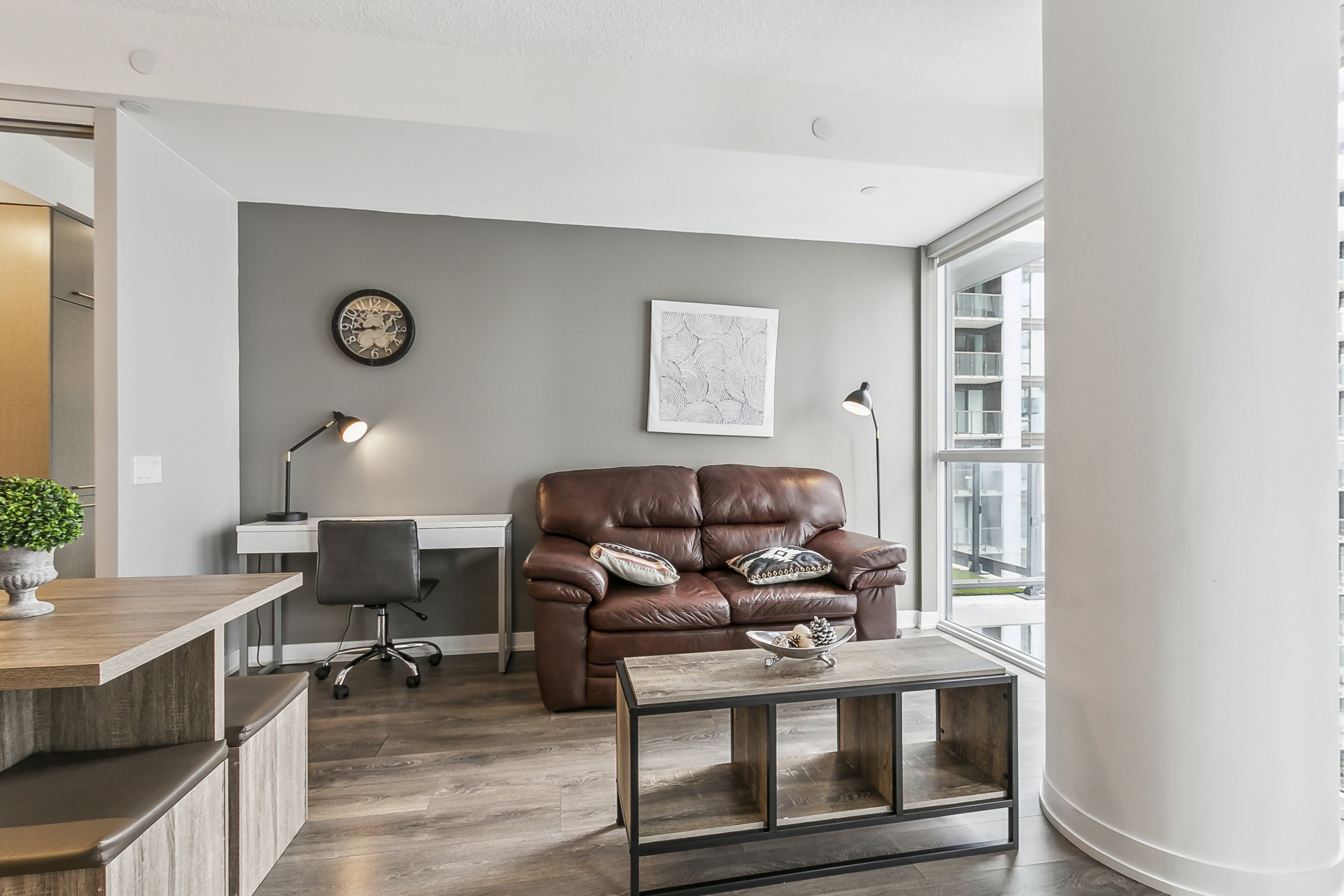 Stunning Fitness Centre And Modern Amenities - Luxurious Urban Retreat - Toronto