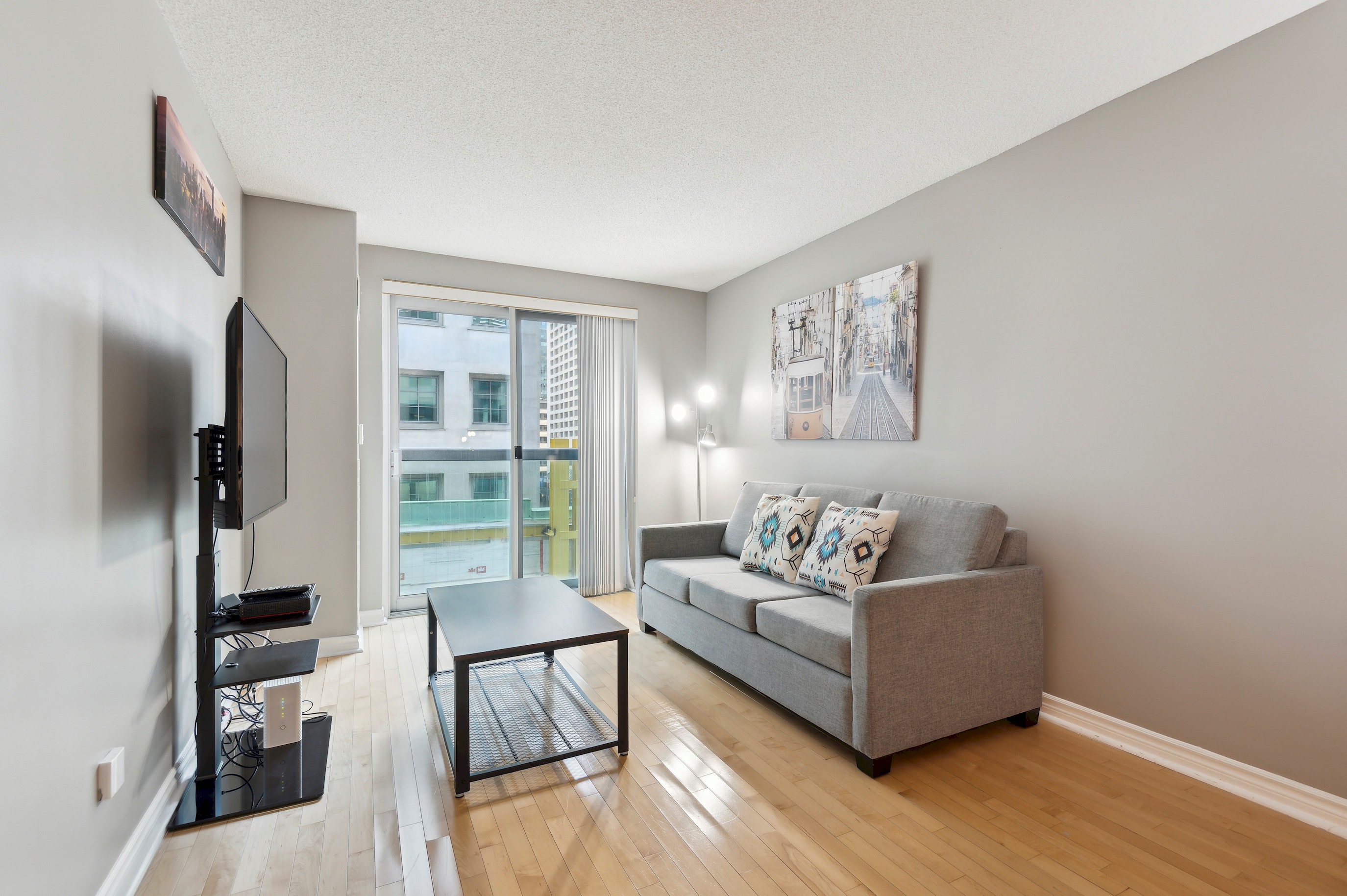 State Of The Art Fitness Centre And Hot Tub - Chic Urban Escape - Toronto