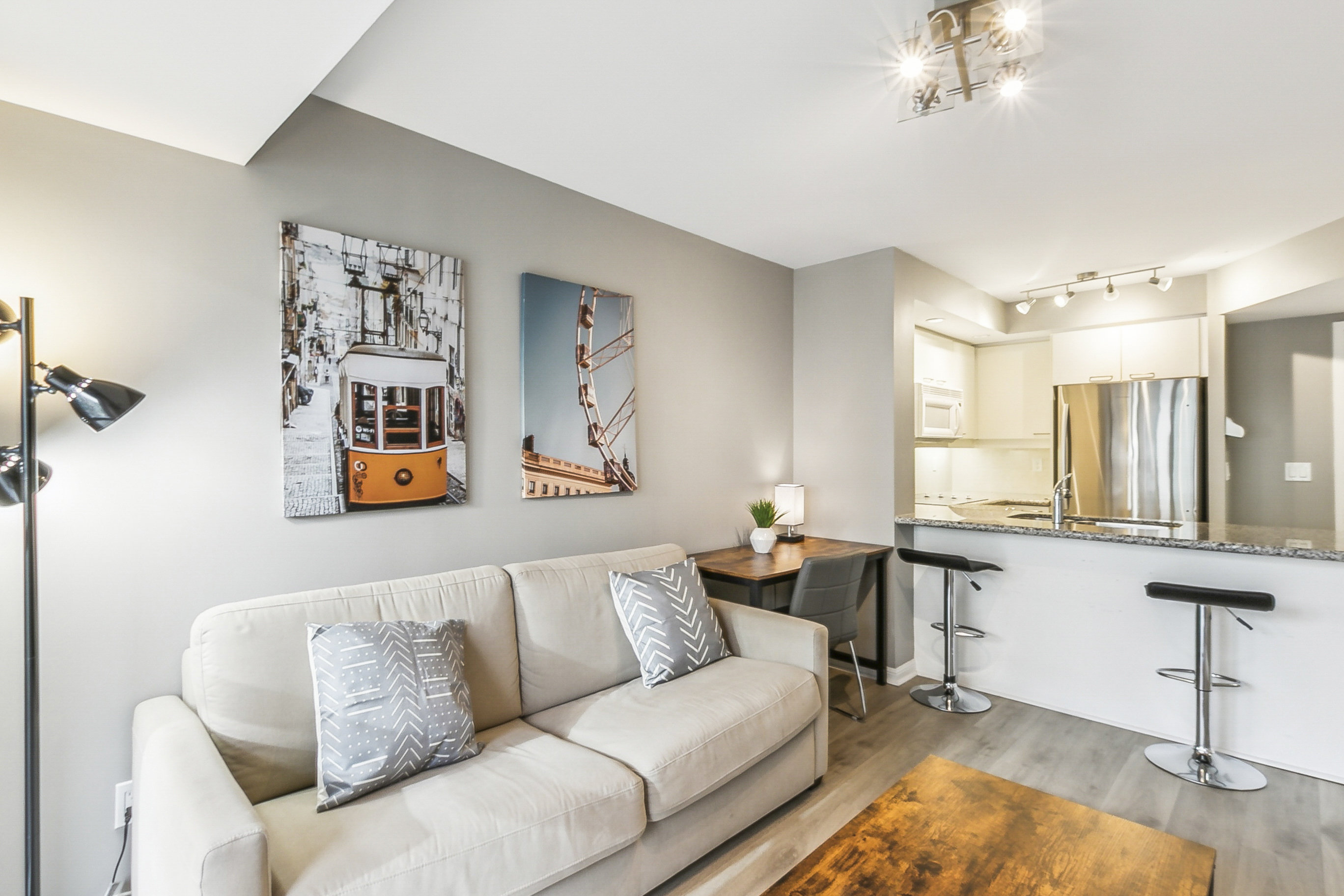 Modern Condo With State Of The Art Amenities - Stylish Urban Retreat - Mississauga