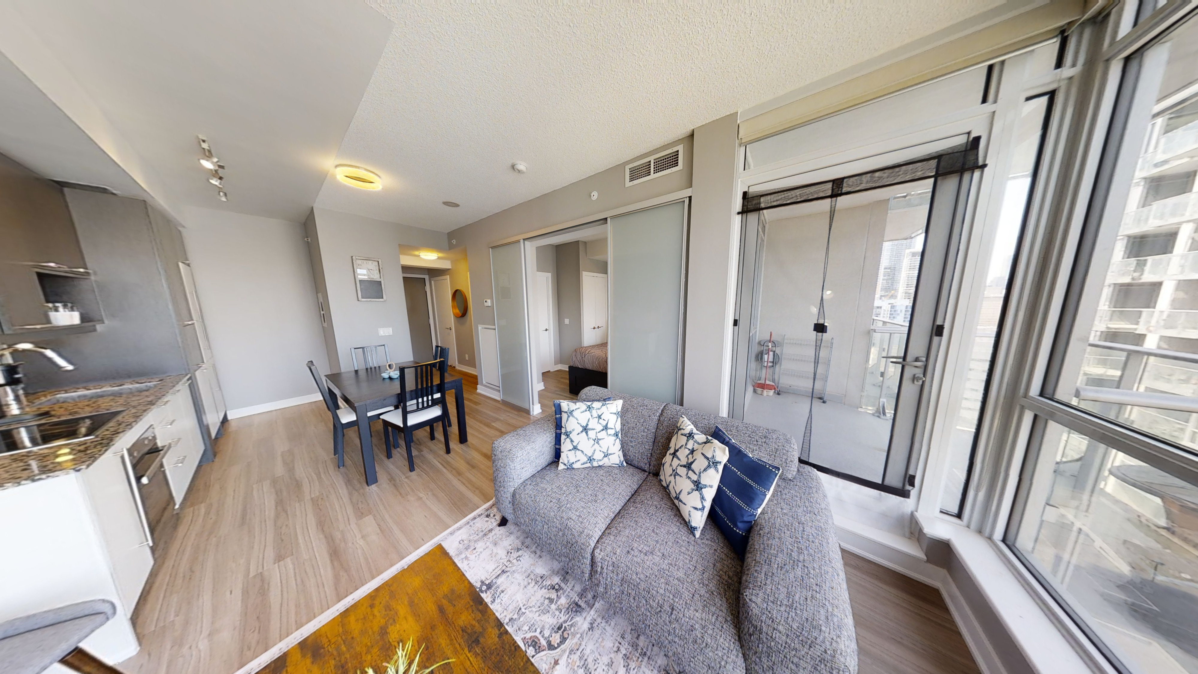 Modern Central Studio Condo in DT Toronto