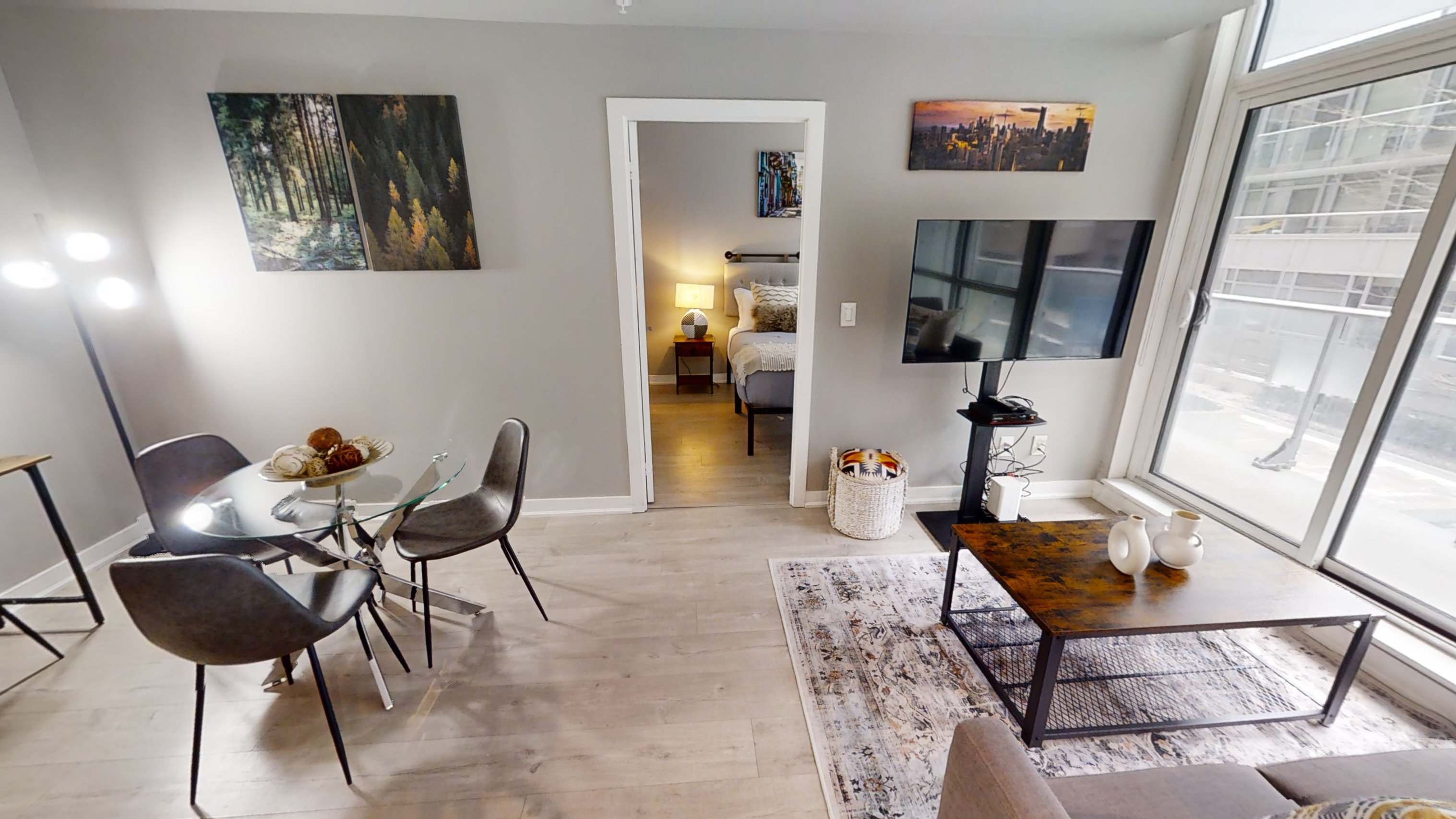 Modern Central 1+1-BR Condo in DT Toronto