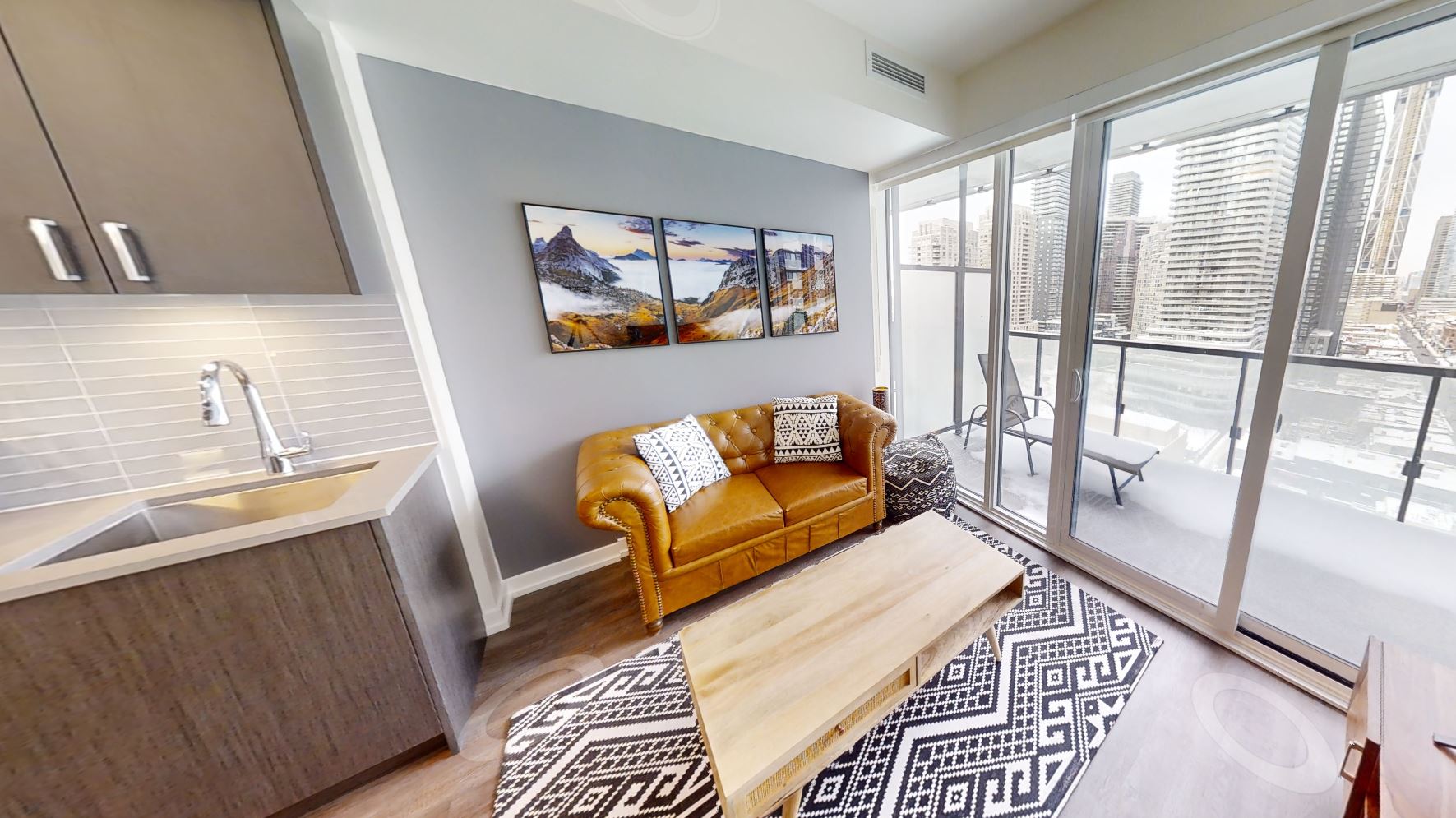 Modern Central location Junior 2 bedroom Suite