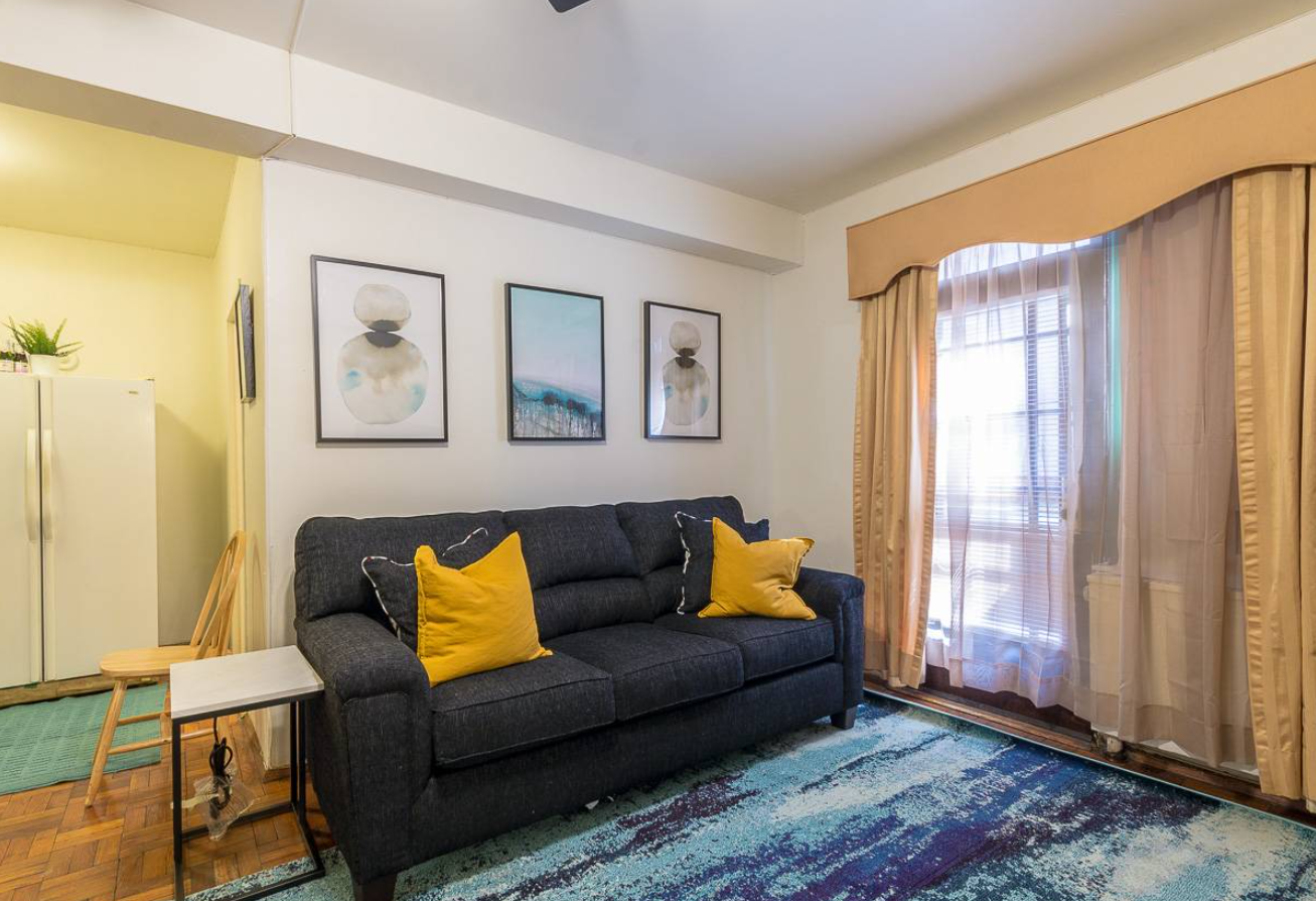 Bright And Airy Fully Equipped Studio - Cozy Inviting Retreat - Queens, NY