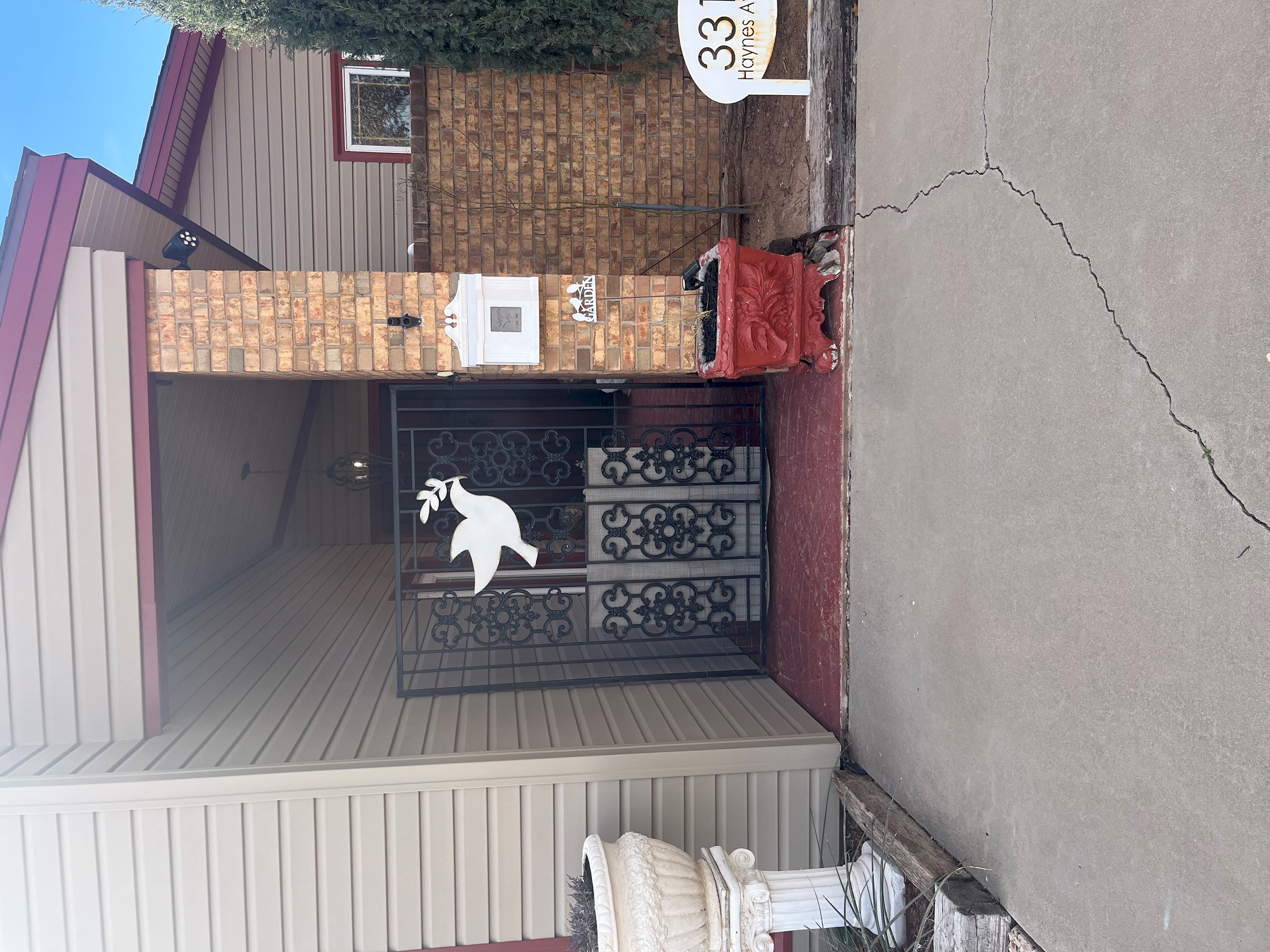 The White Room in Haynes AVe.