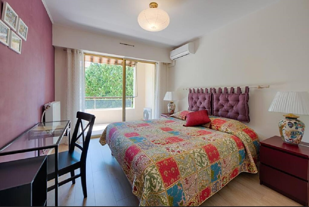 Le Cardiff avec grand balcon, piscine et parking