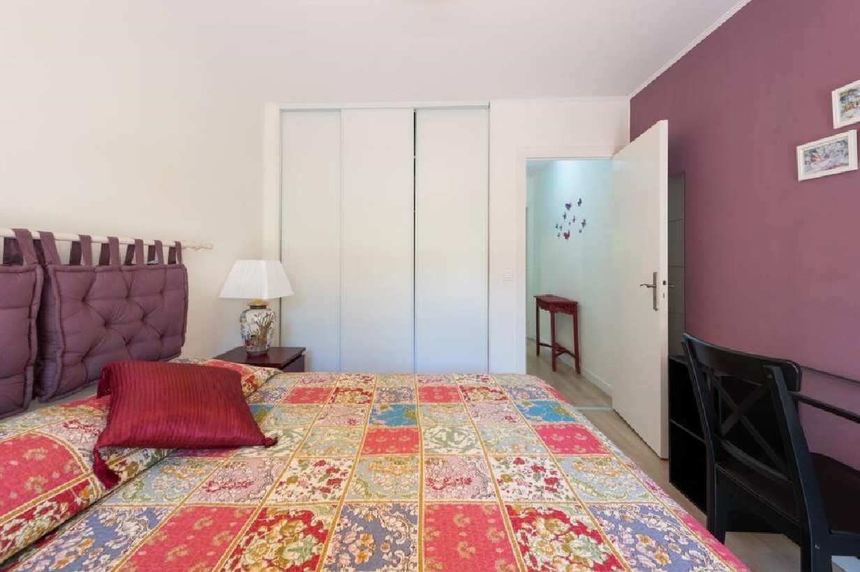 Le Cardiff avec grand balcon, piscine et parking