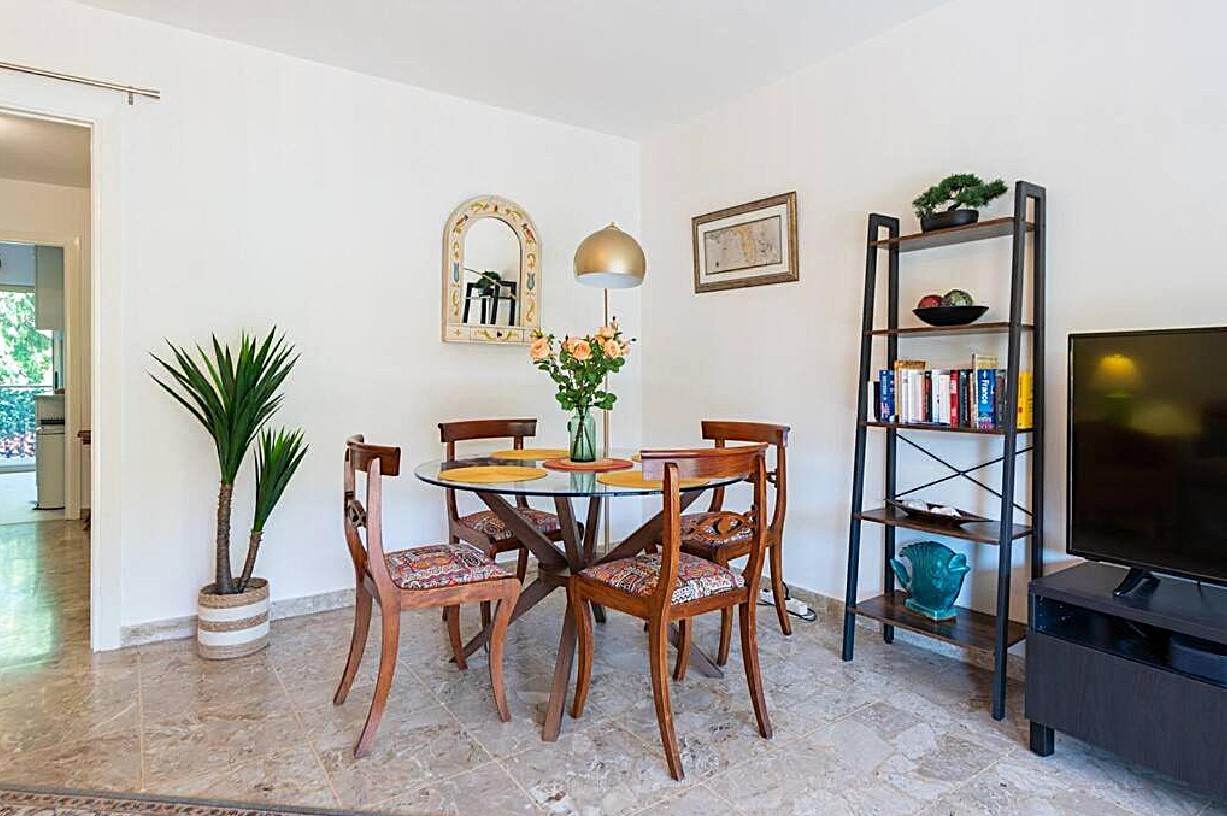Le Cardiff avec grand balcon, piscine et parking