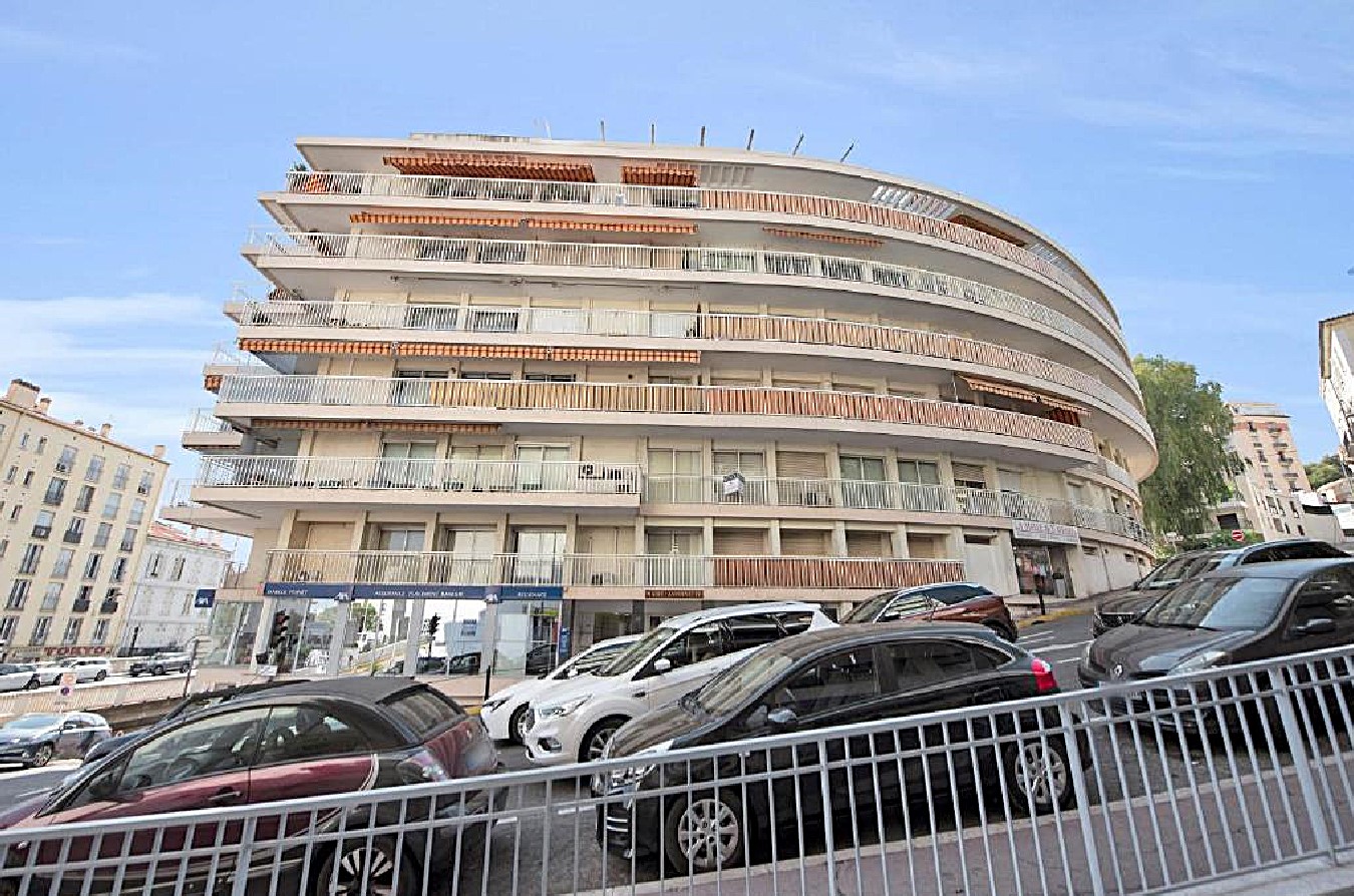 Le Versailles plaisir et confort en centre-ville