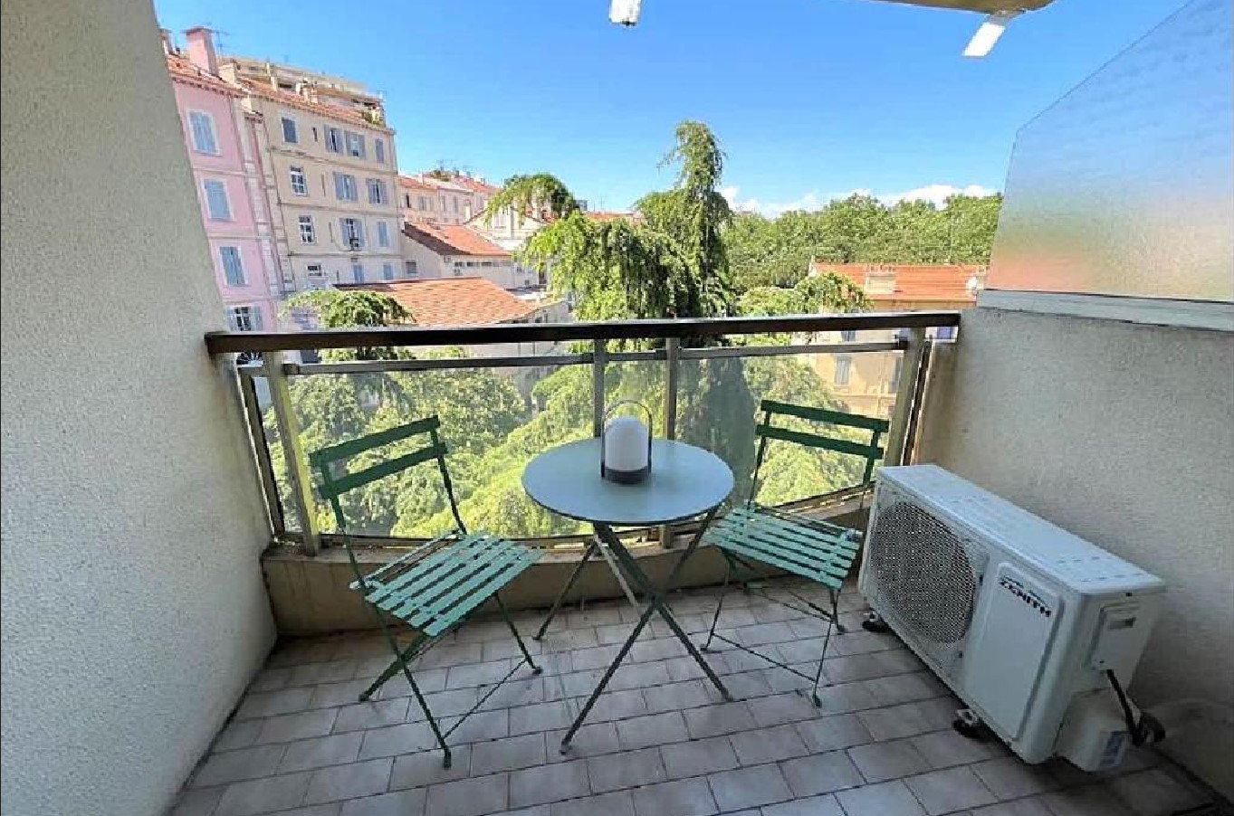L’Ilôt avec balcon au cœur du centre-ville