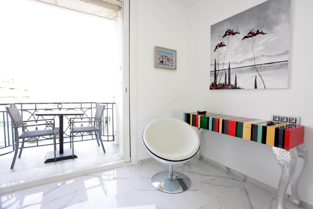 La Croisette élégant avec balcon et vue mer aperçu