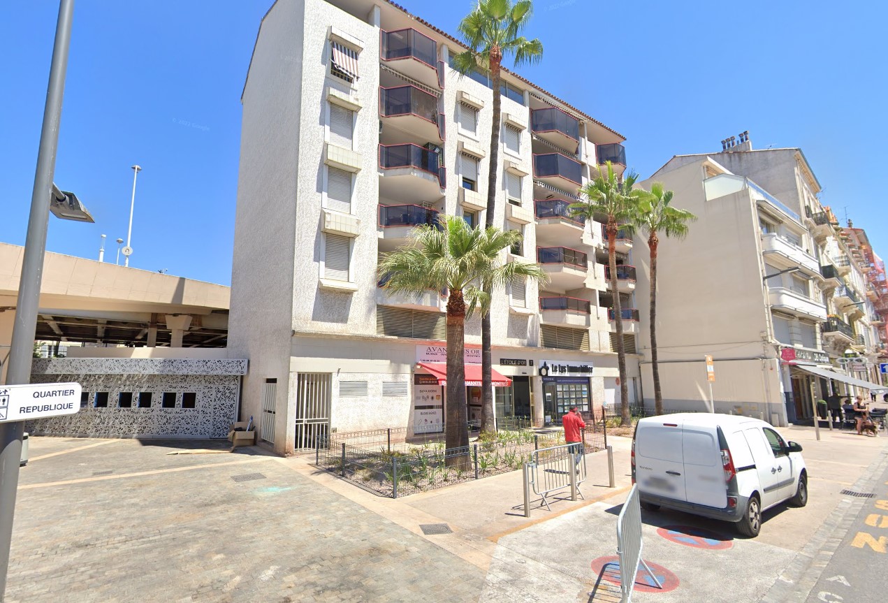 L’Étoile D’Or avec terrasse au centre de Cannes