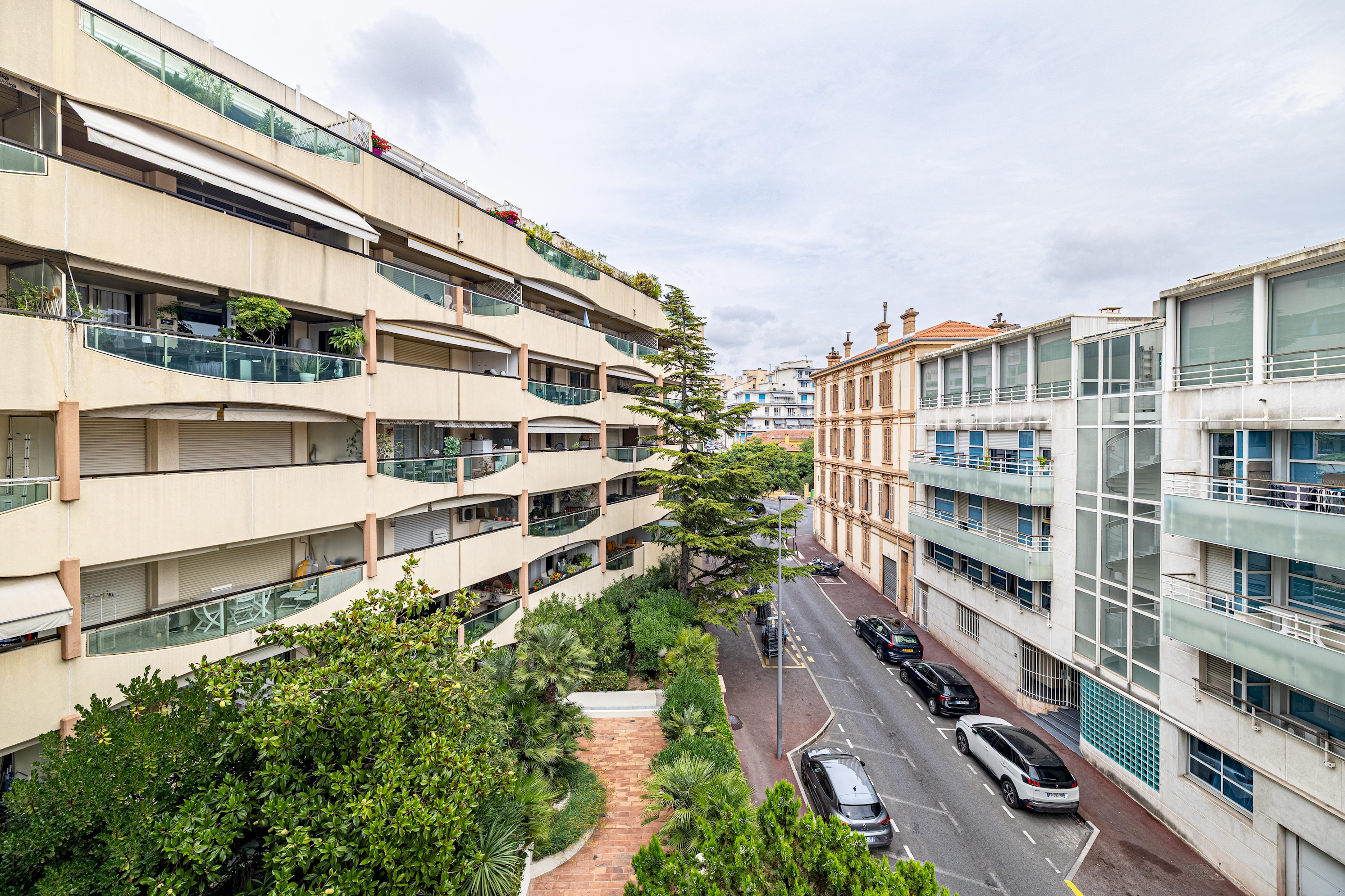 Le Chataignier avec terrasse au calme et central