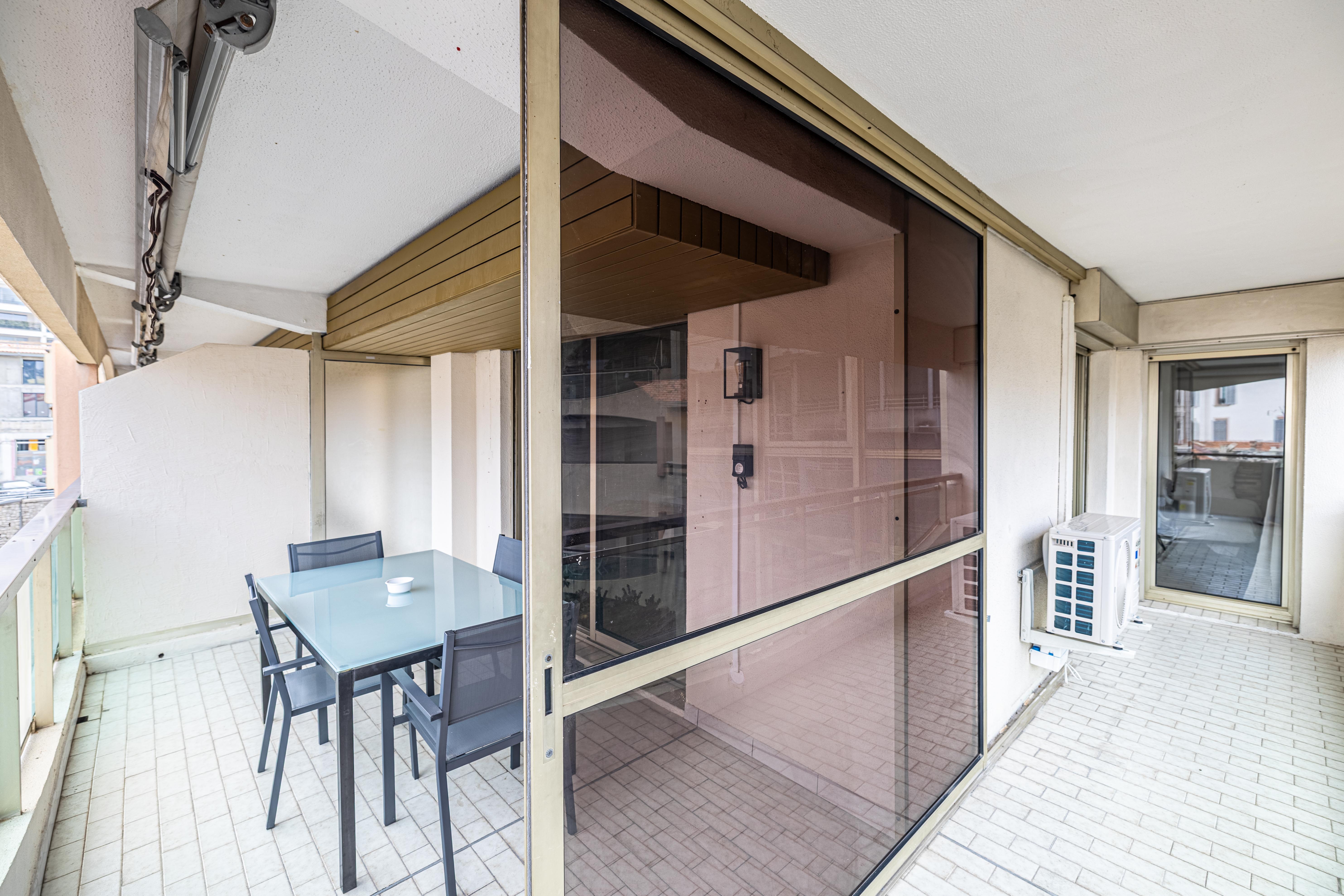 Le Chataignier avec terrasse au calme et central