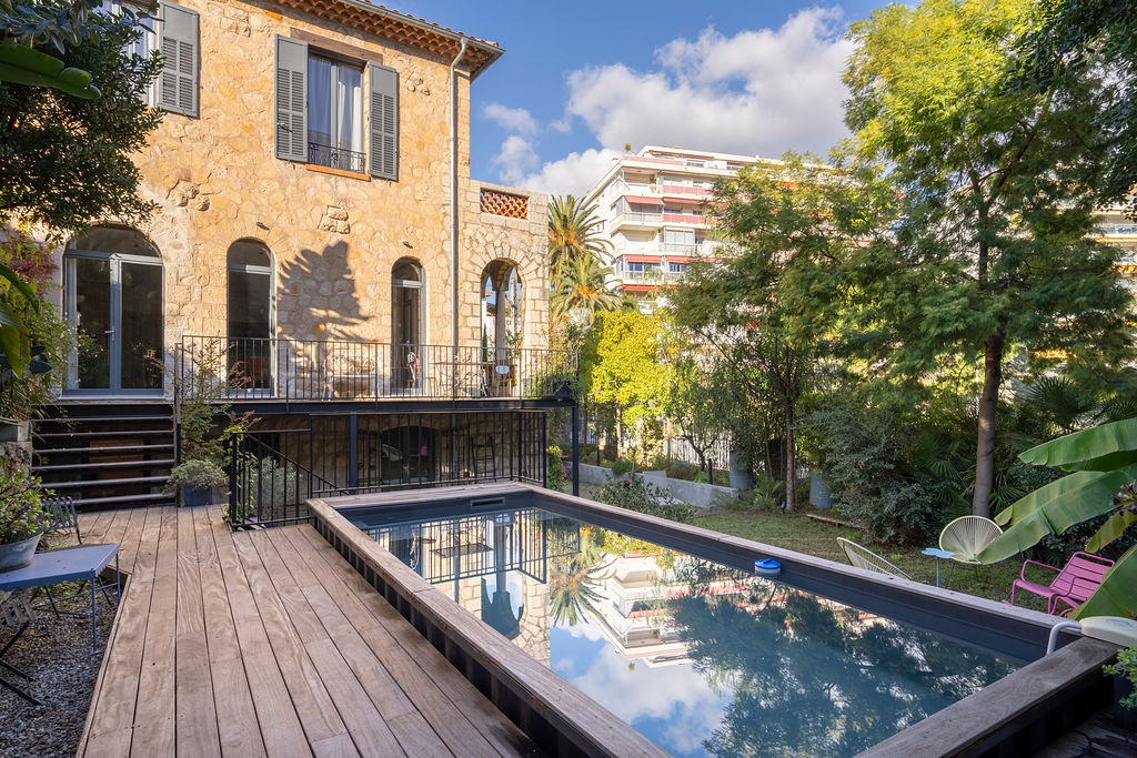 Villa Campestra avec piscine, terrasses et jardin