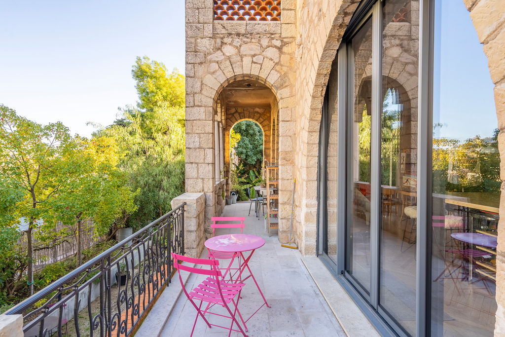 Villa Campestra avec piscine, terrasses et jardin
