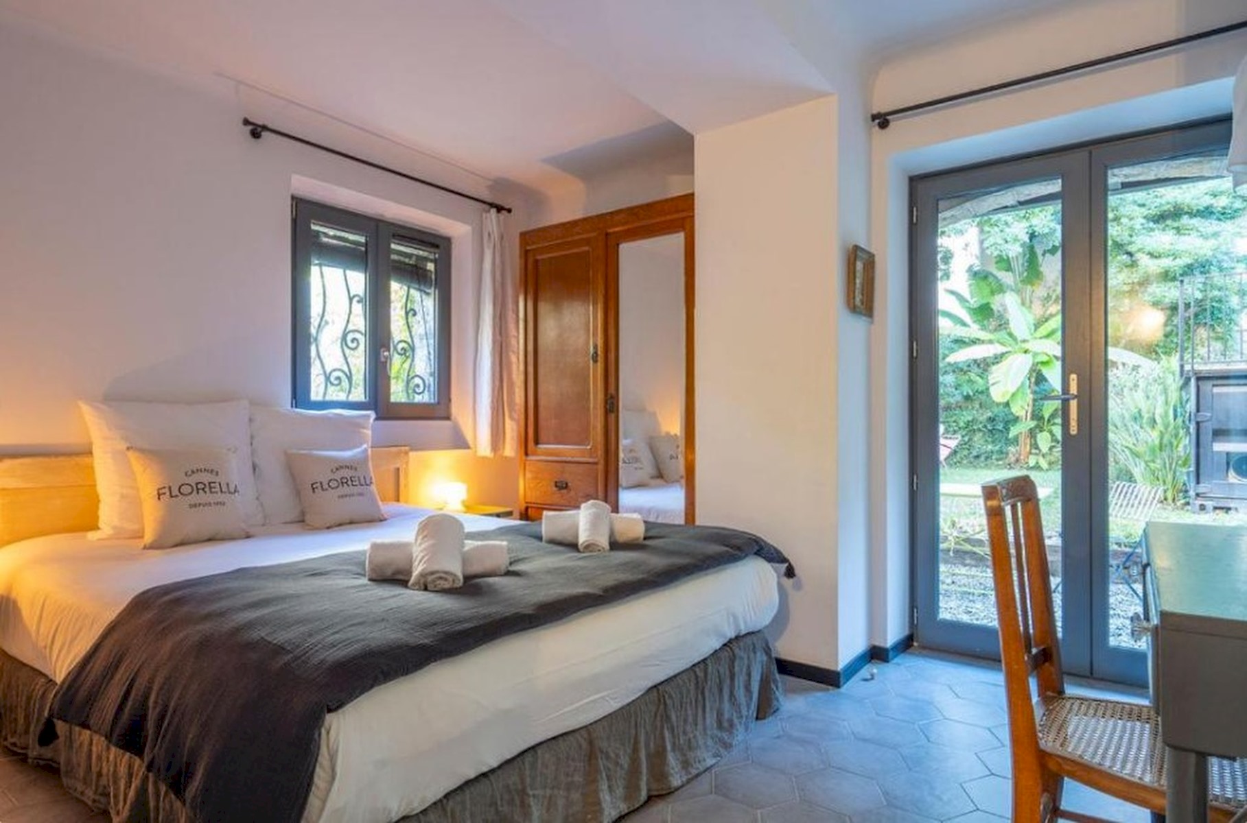 Villa Campestra avec piscine, terrasses et jardin