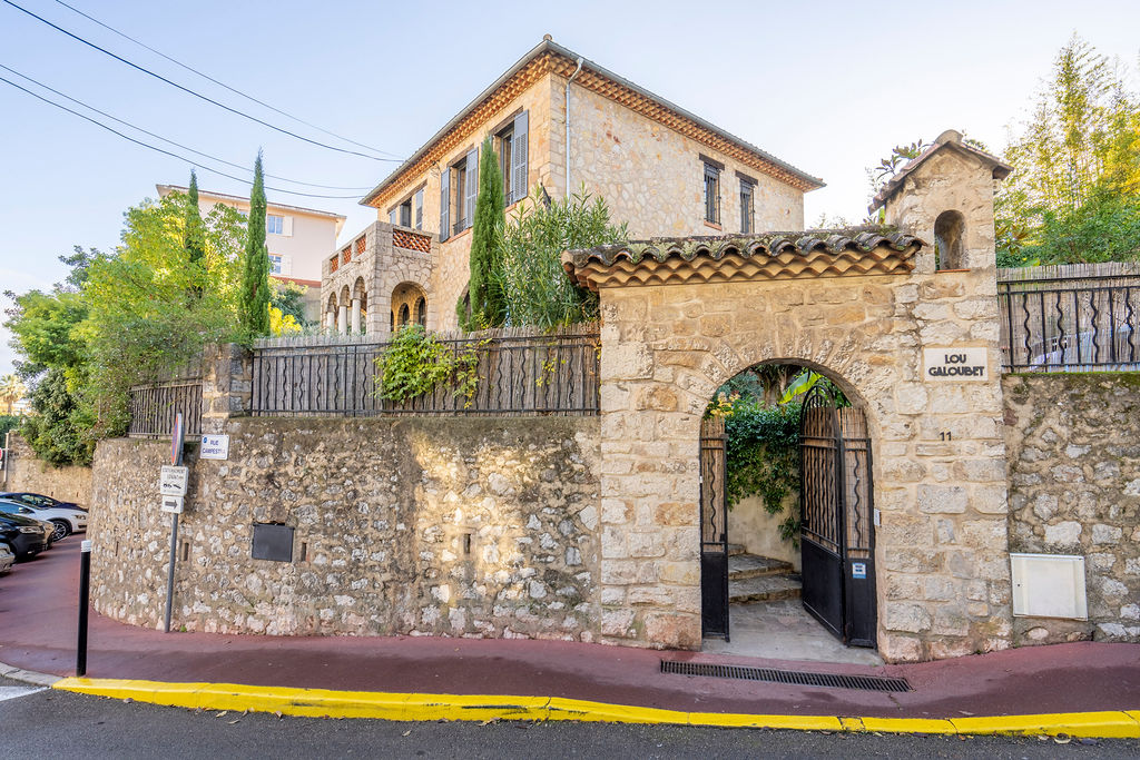 Villa Campestra avec piscine, terrasses et jardin