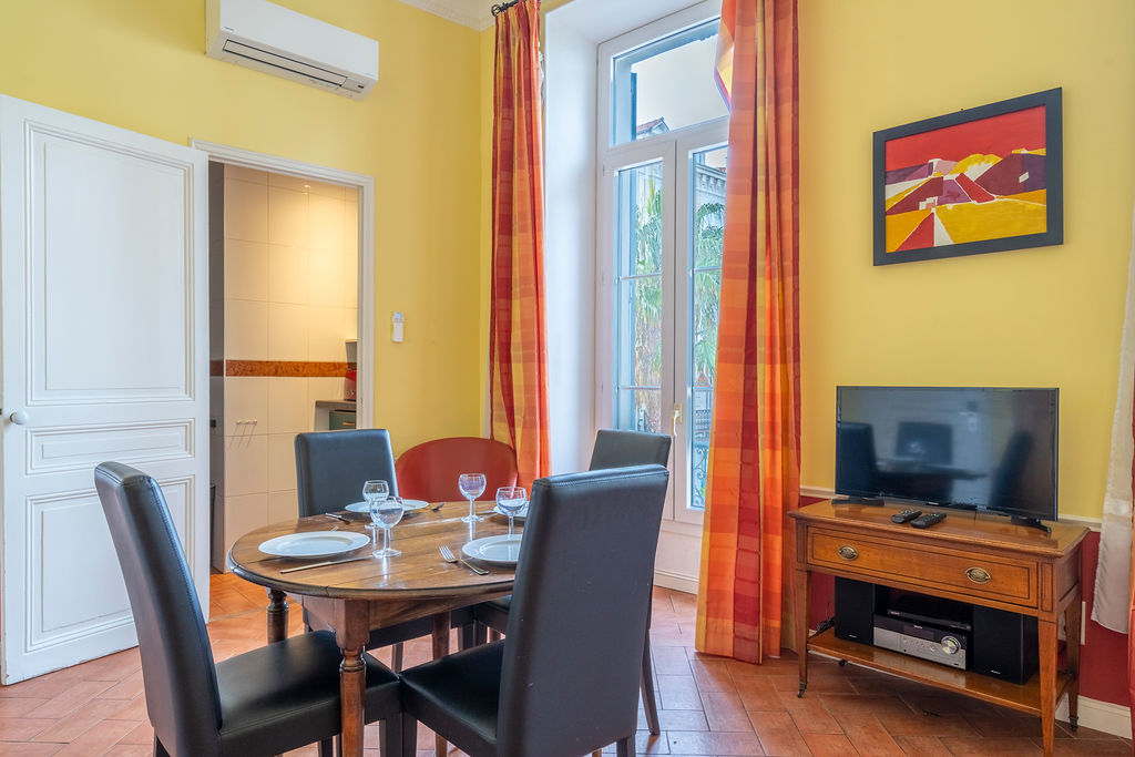Le 10 Jean Daumas avec 1 Chambre et Balcon