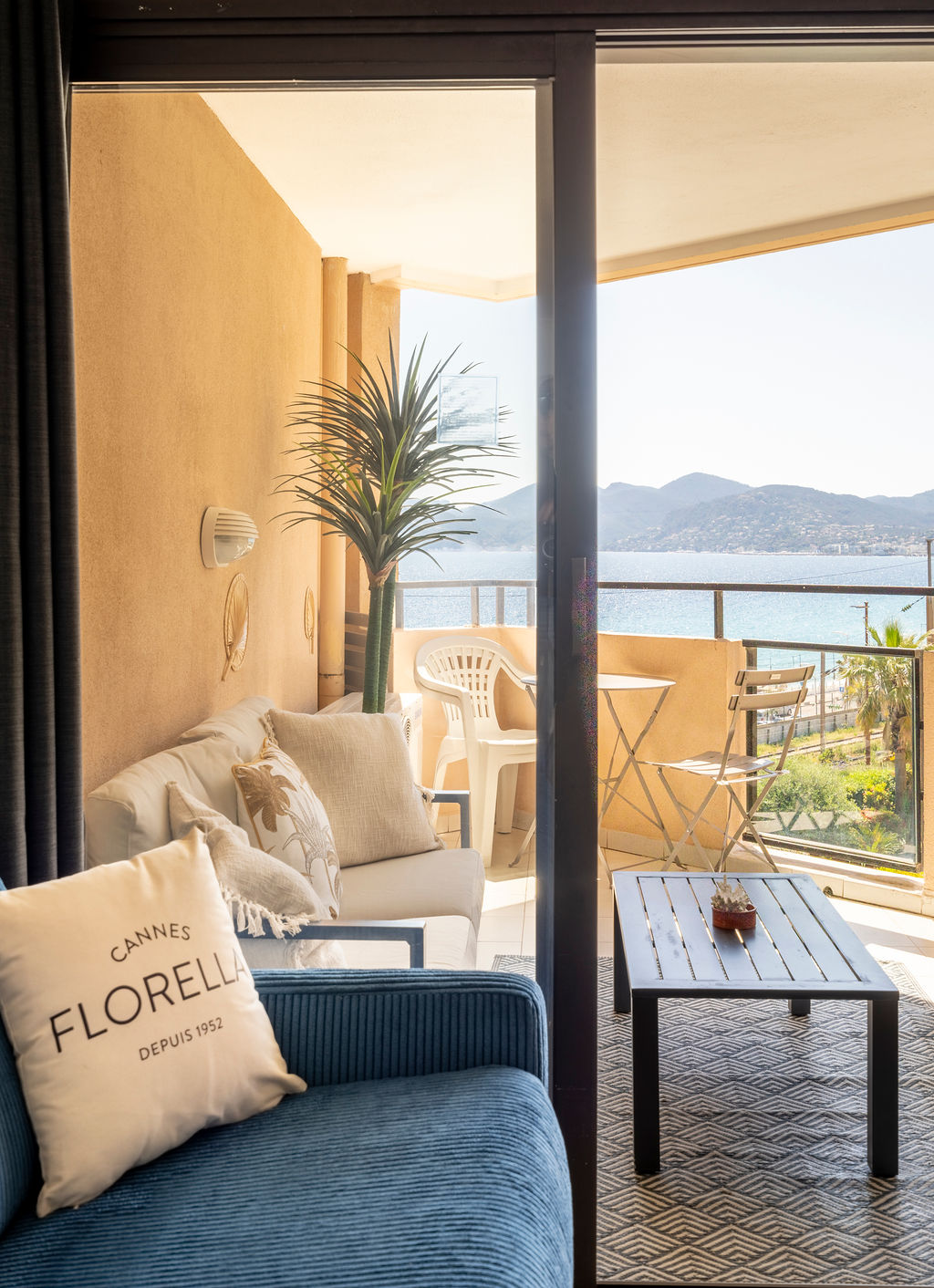 L’Azur avec terrasse vue mer et Esterel, piscine