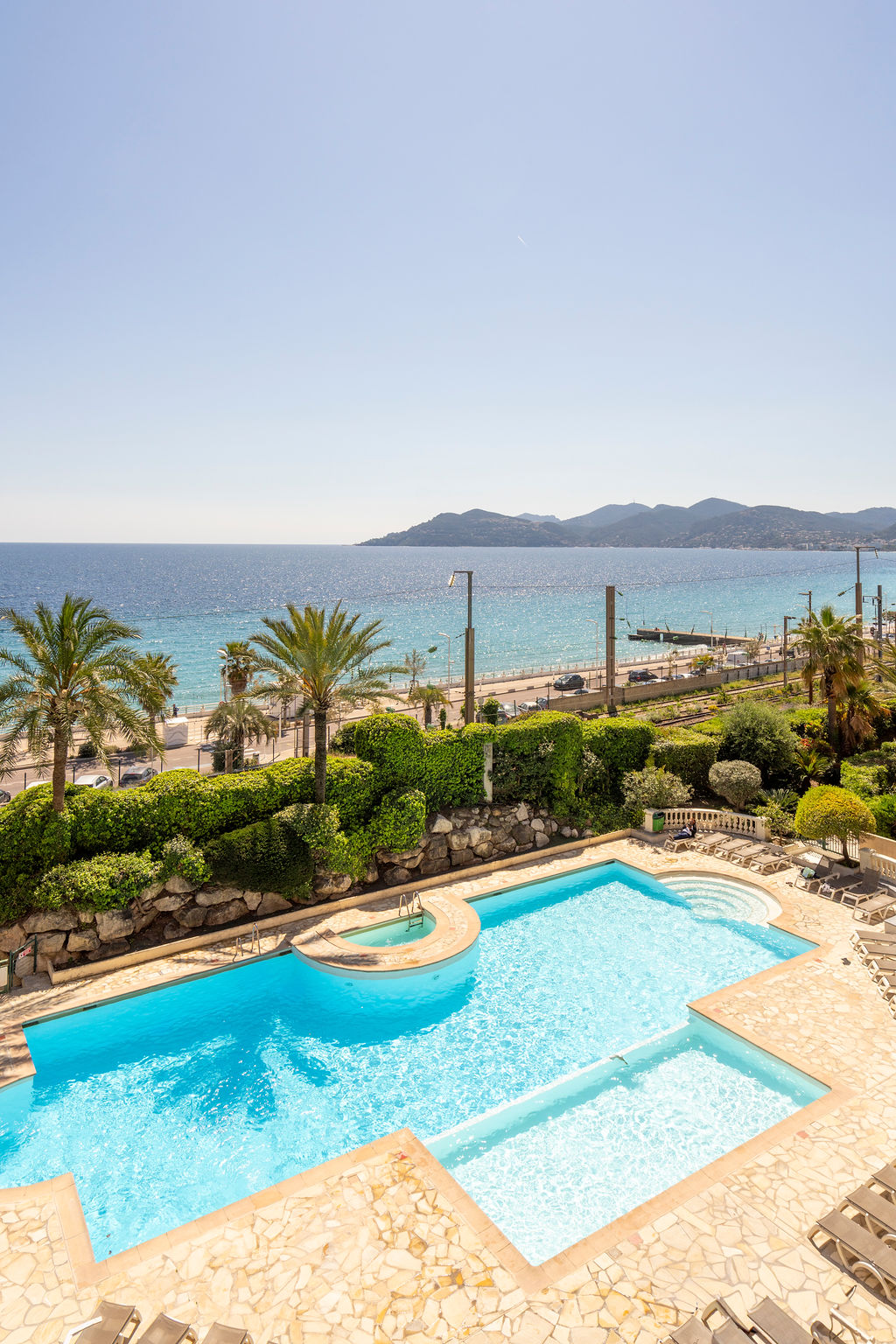 L’Azur avec terrasse vue mer et Esterel, piscine
