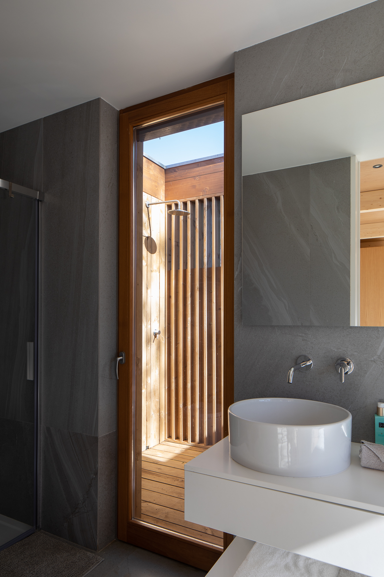 Casa da Floresta:  Eco-Design Villa,  Panoramic Views & Jacuzzi in Nature